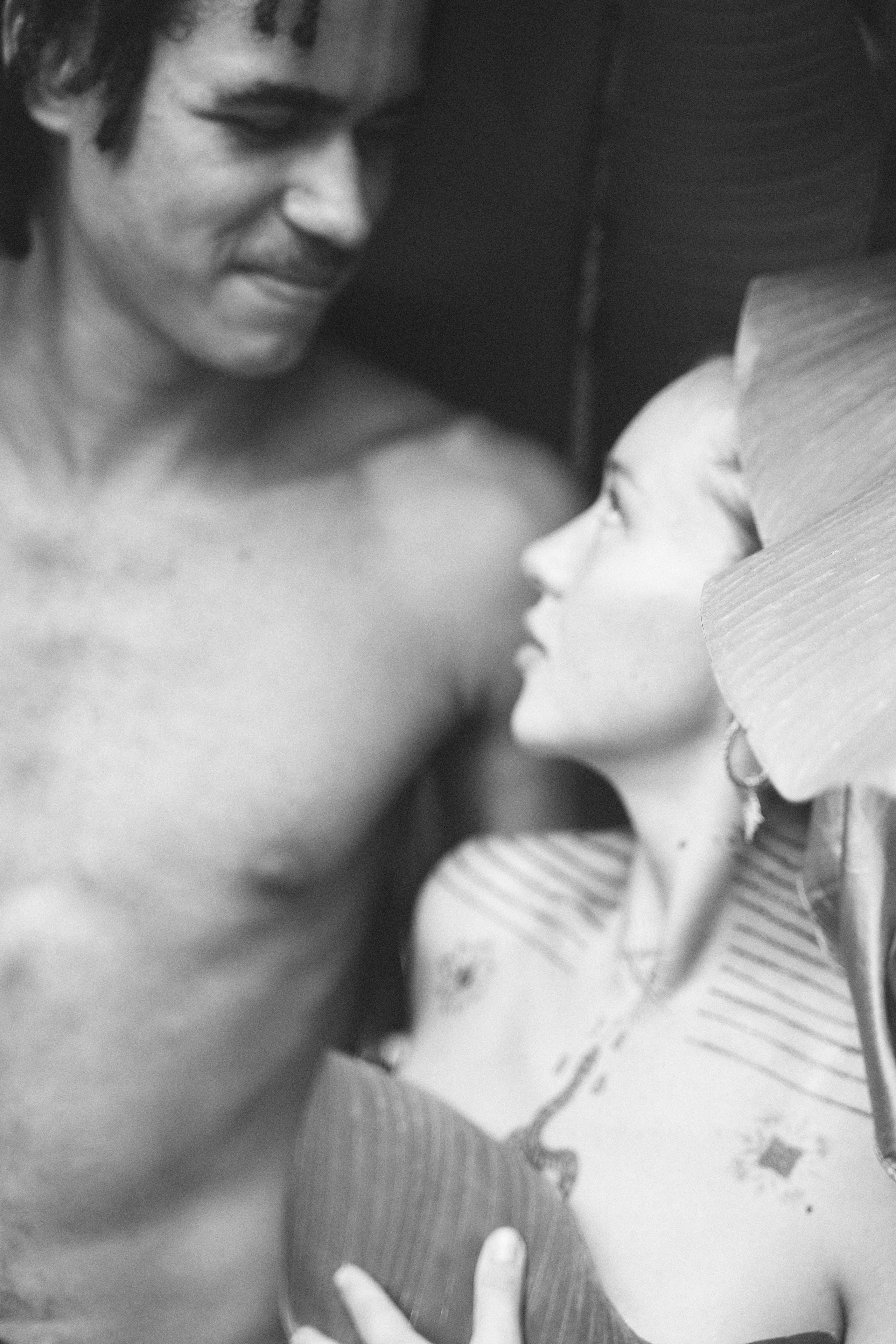 Eva Victoria and Arthur in villa garden. Главная