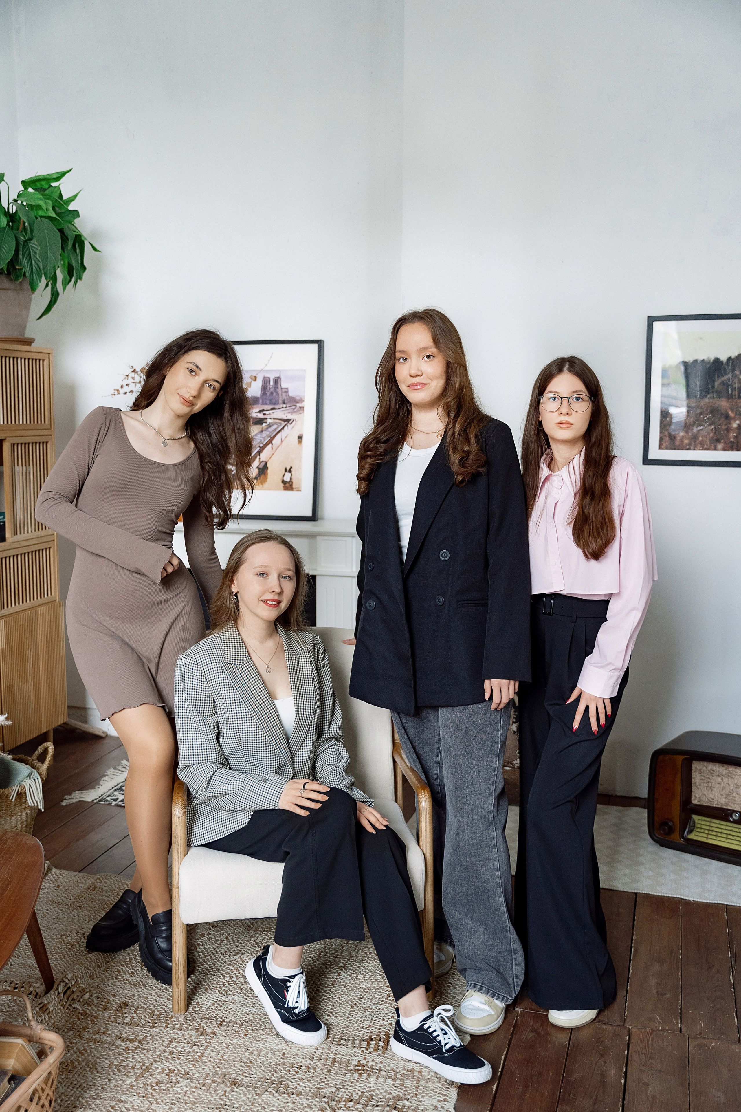 Съёмка для 11А в студии и у школы. Репотражный и семейный фотограф в Москве Герлинг Радмила