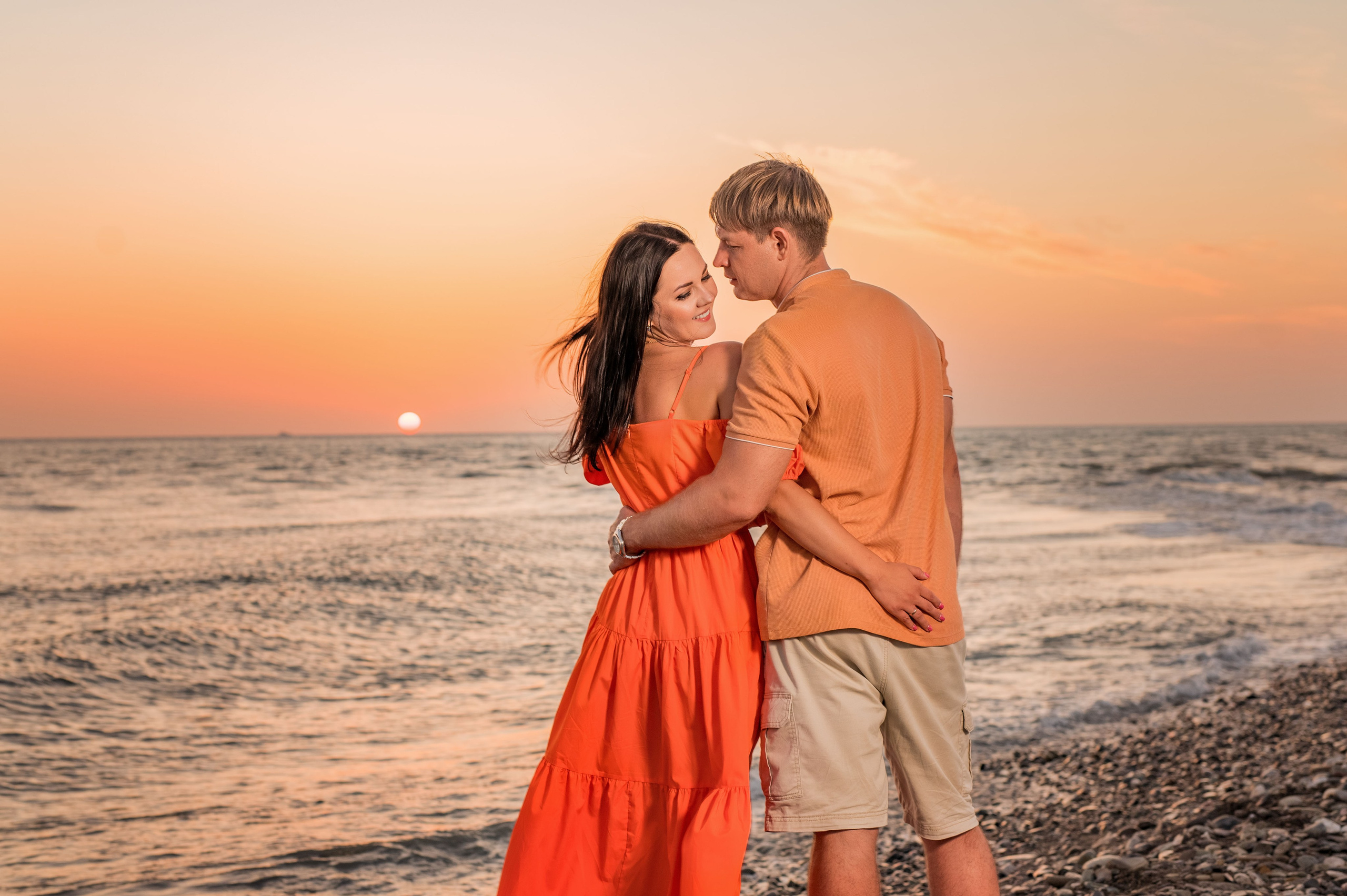 закатная фотосессия для пары в Сочи