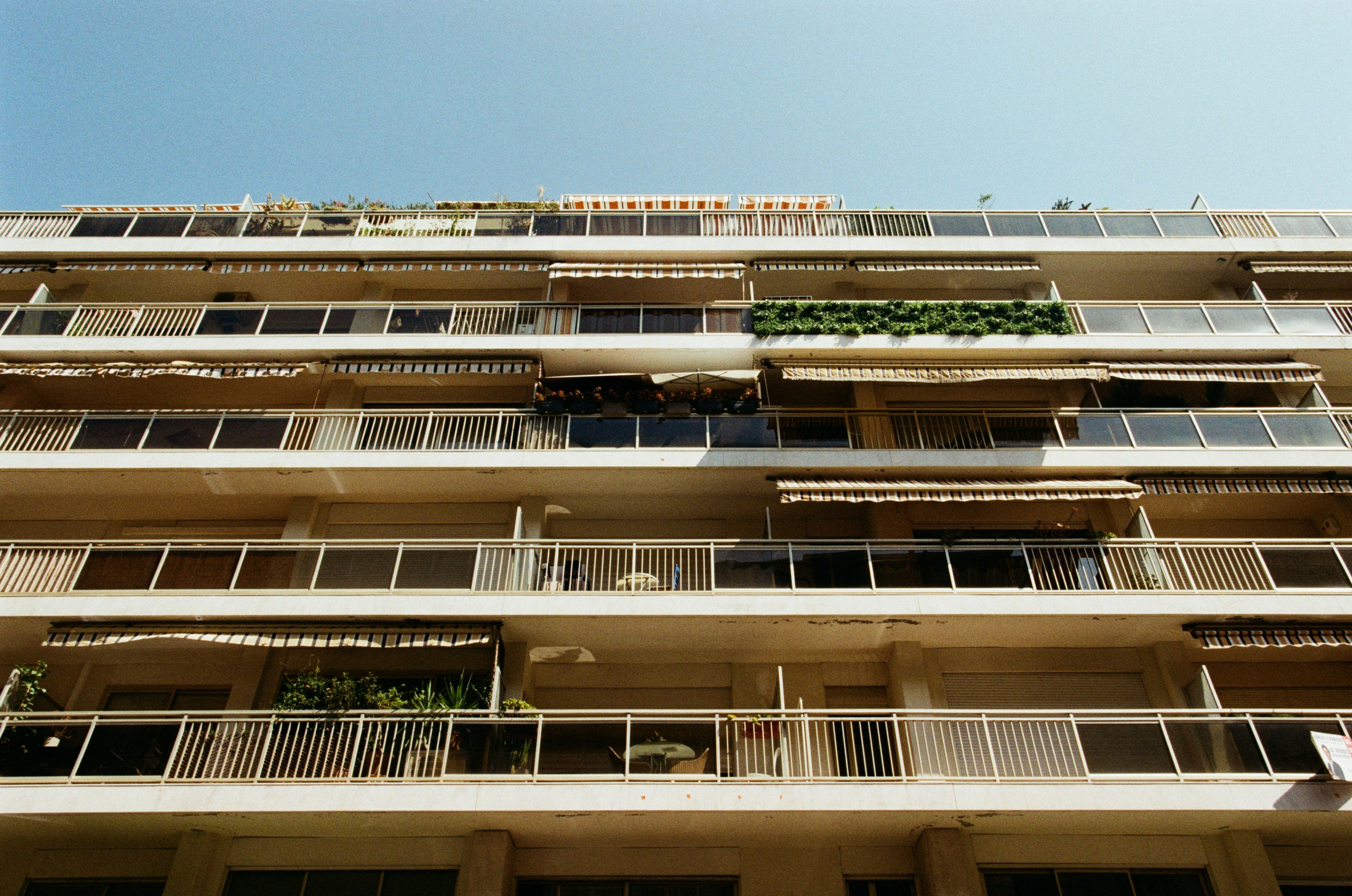 The contract // france, nice. EVER EXPOSED