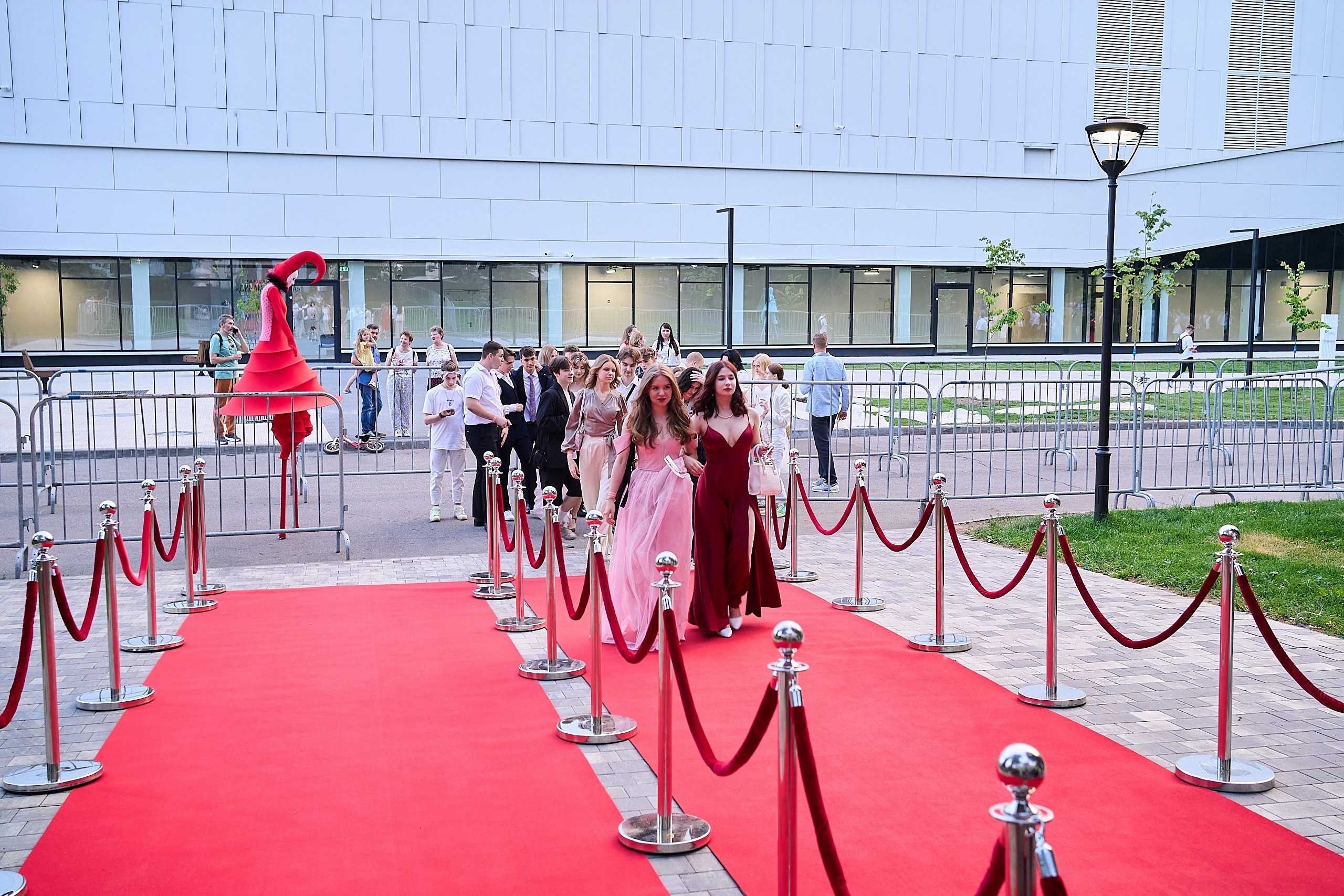 Выпускной 2024 концертный зал Академия ВТБ. Фотограф и Видеограф в Москве. Олег Корушев