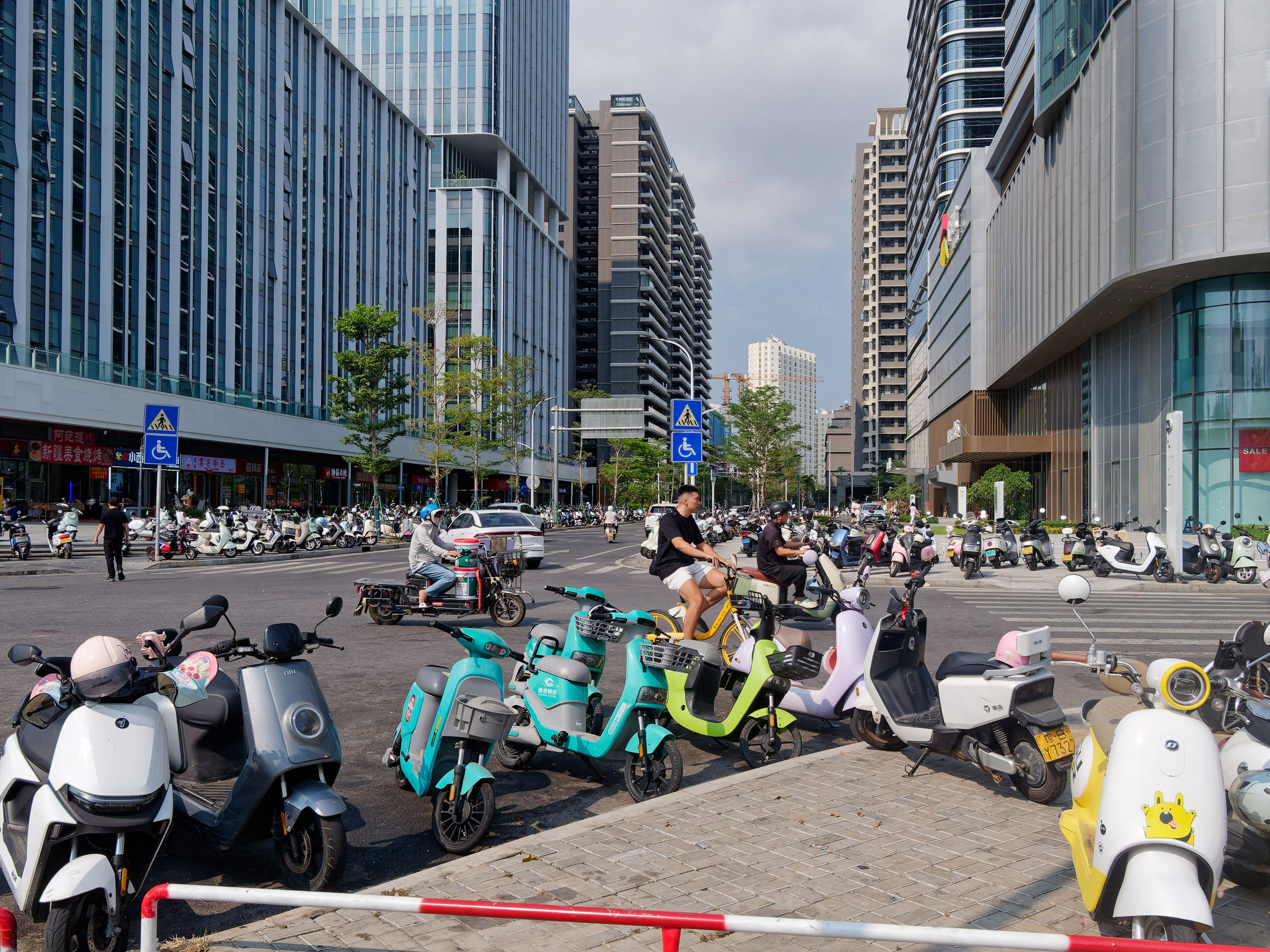 Хайнань 2026, Санья, Торговый центр «Joy City». Фотопрогулки по Миру