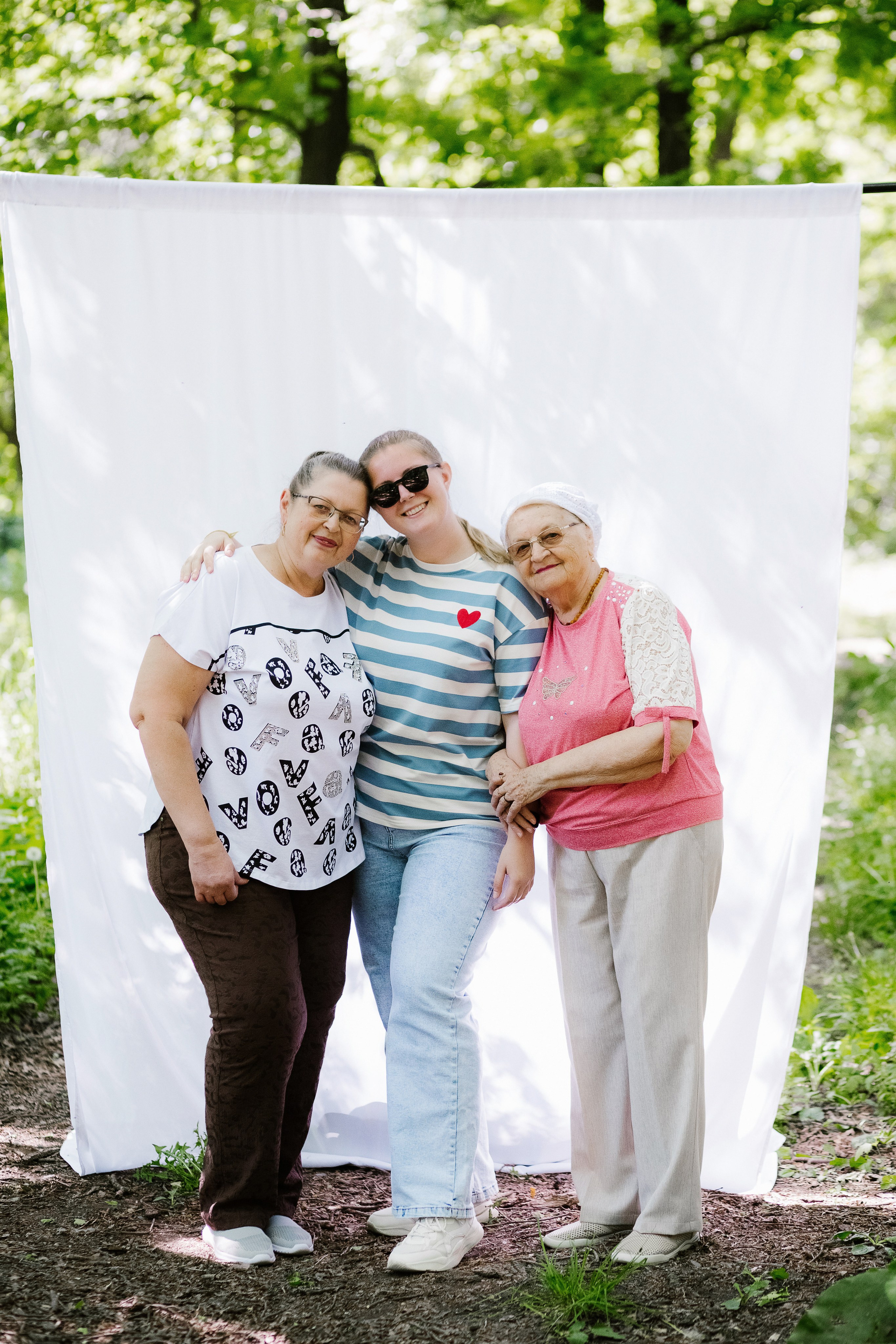 Ощущение леса в городе! Портреты на Белом Фоне в Дубках Таганрога. Свадебный и семейный фотограф в Таганроге Бакарюк Антон
