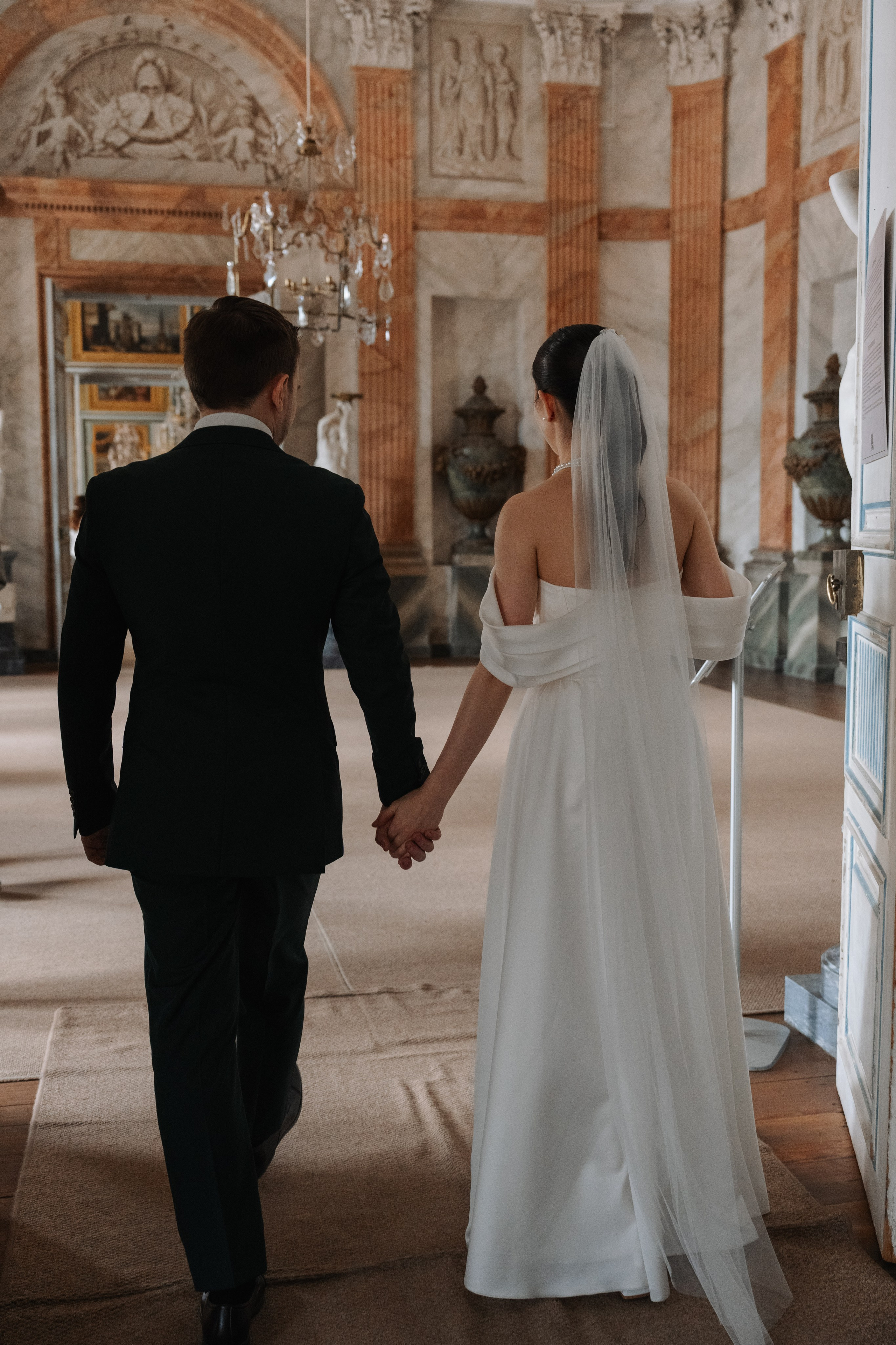 Влад и Илина в Кусково. Свадебный фотограф в Москве Анна Полушина