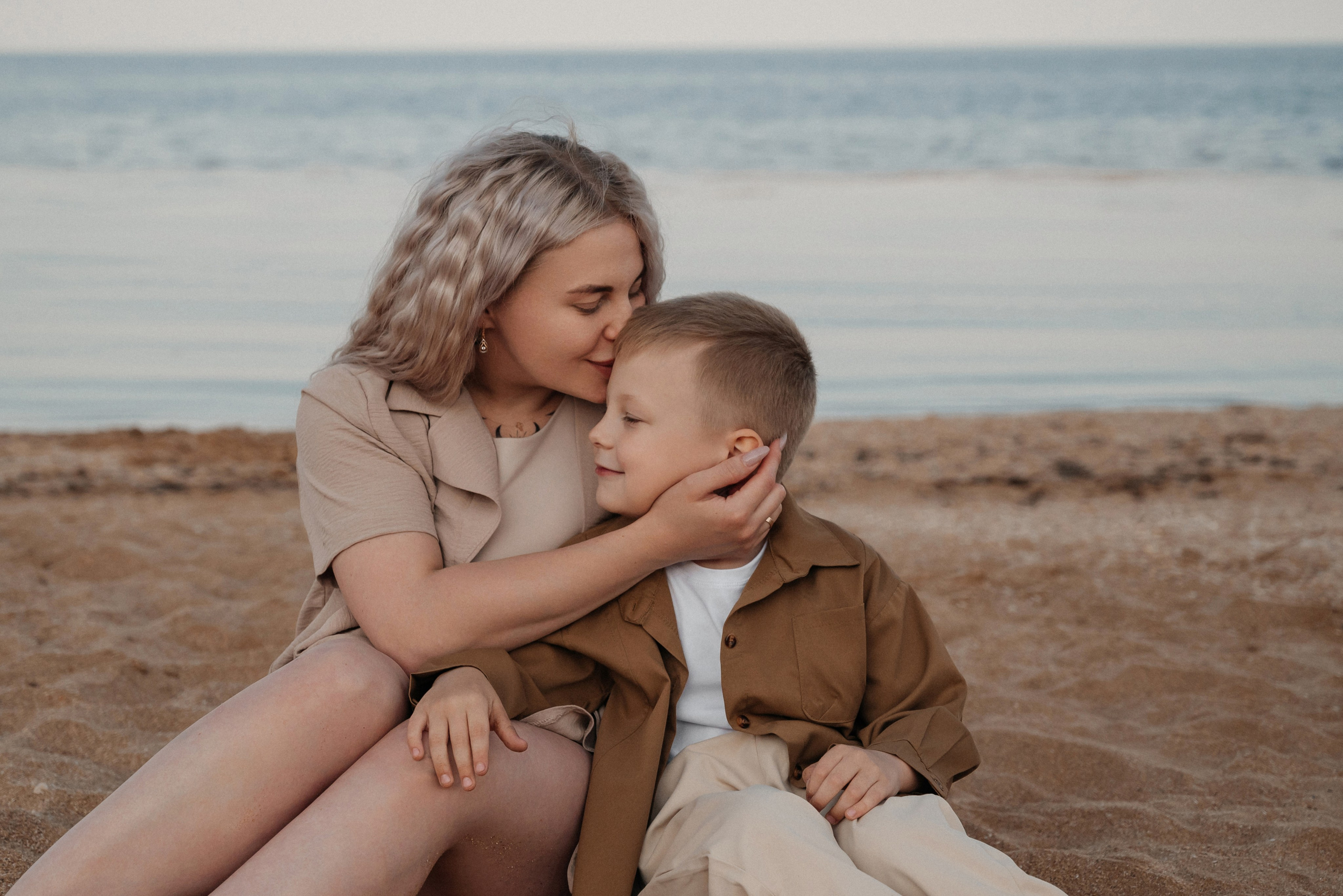 СЕМЕЙНАЯ ФОТОСЕССИЯ НА ПЛЯЖЕ В ФЕОДОСИИ