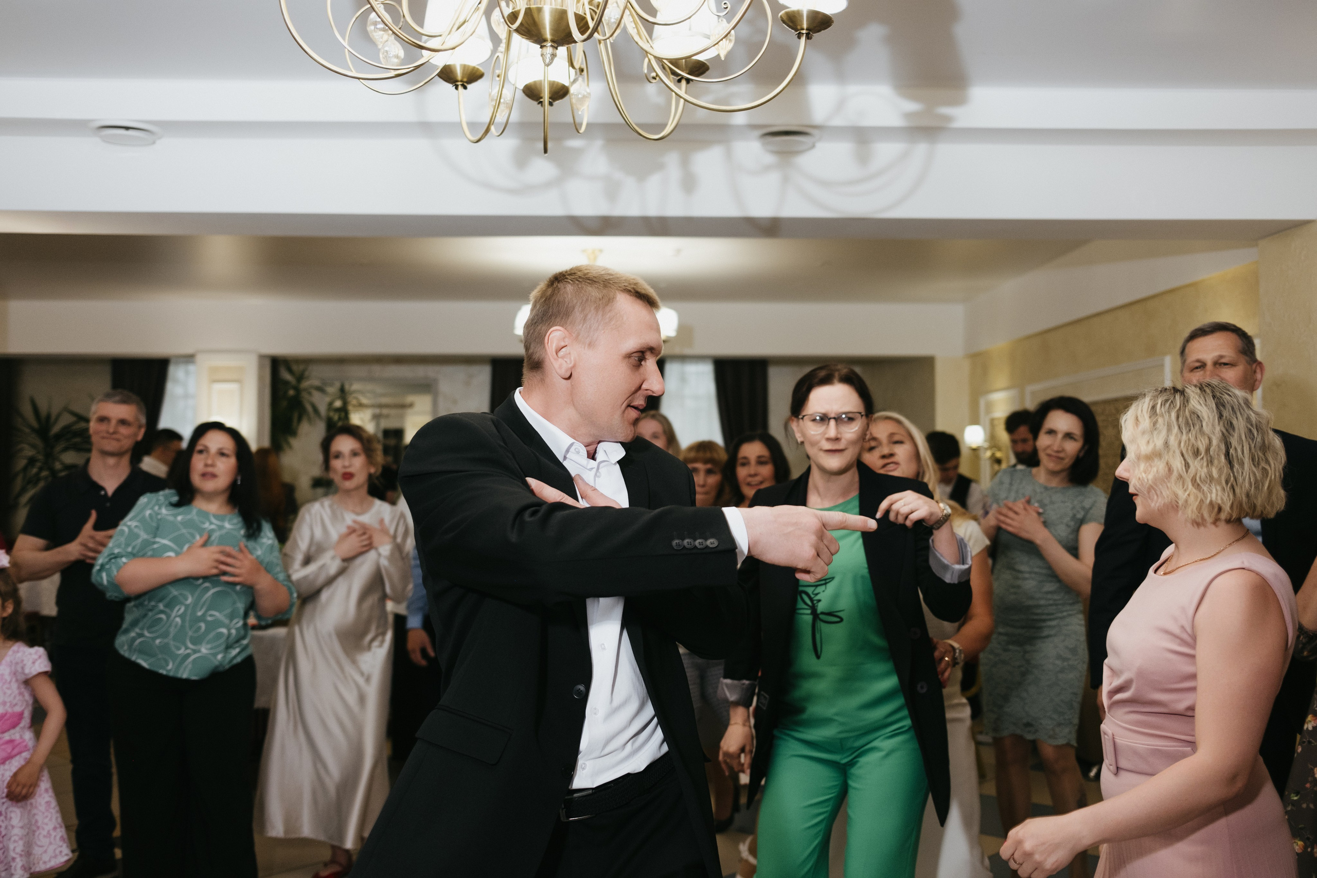 Выпускной 11 класс школы № 30. Свадебный и репортажной фотограф Денис Ожигин в Краснодаре и Краснодарском крае