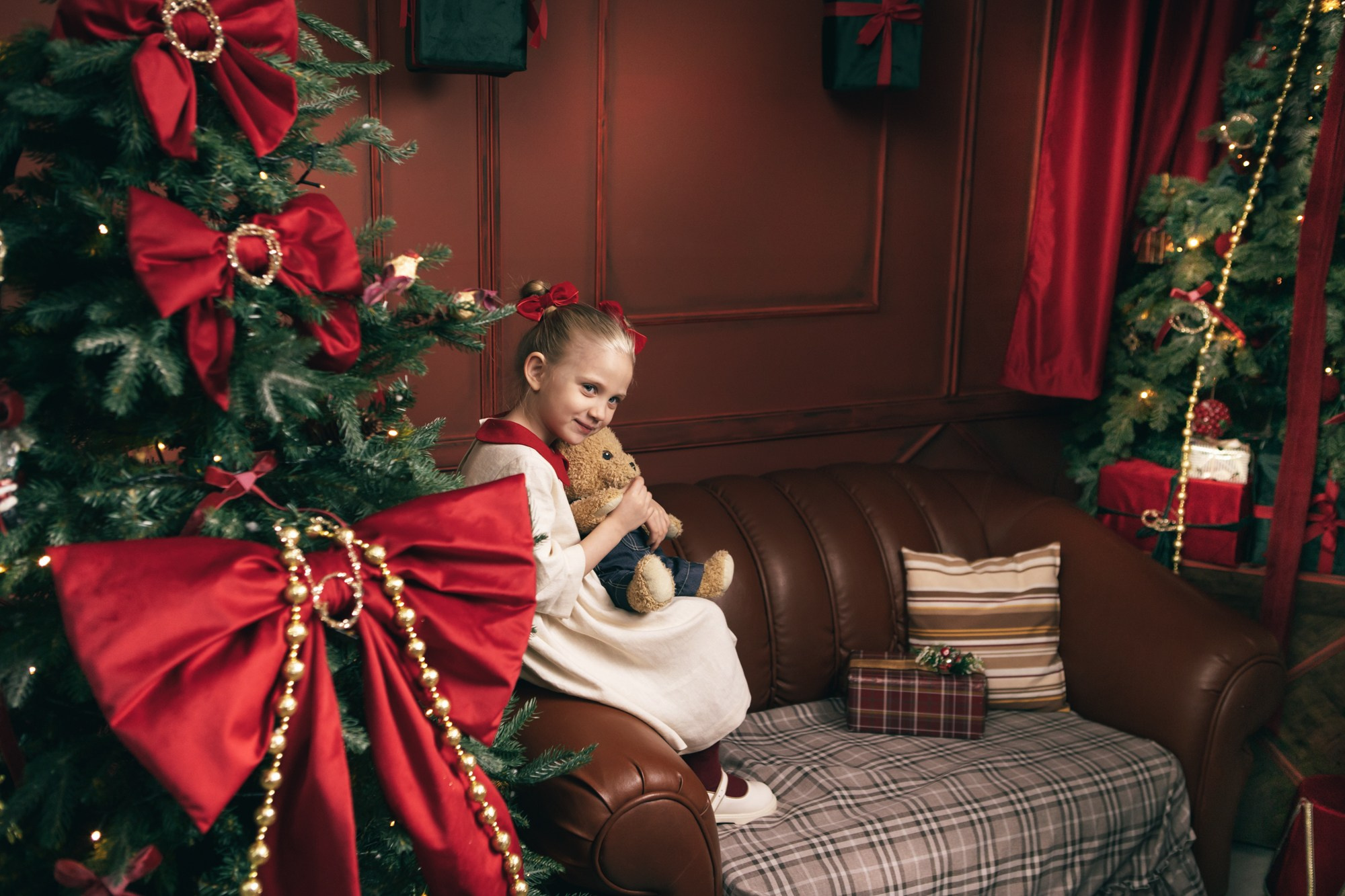 Семейная новогодняя фотосессия. Фотограф в Оренбурге. Профессиональный фотограф