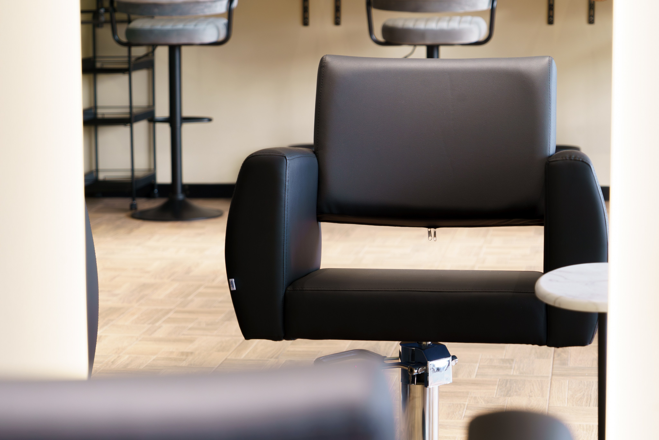 Профессиональная интерьерная фото и видео съемка студий красоты Яркая интерьерная фотосъемка для бьюти-коворкинга и студий. Шедевры для Вас! Фотограф и Видеограф в Краснодаре Пахиев Руслан