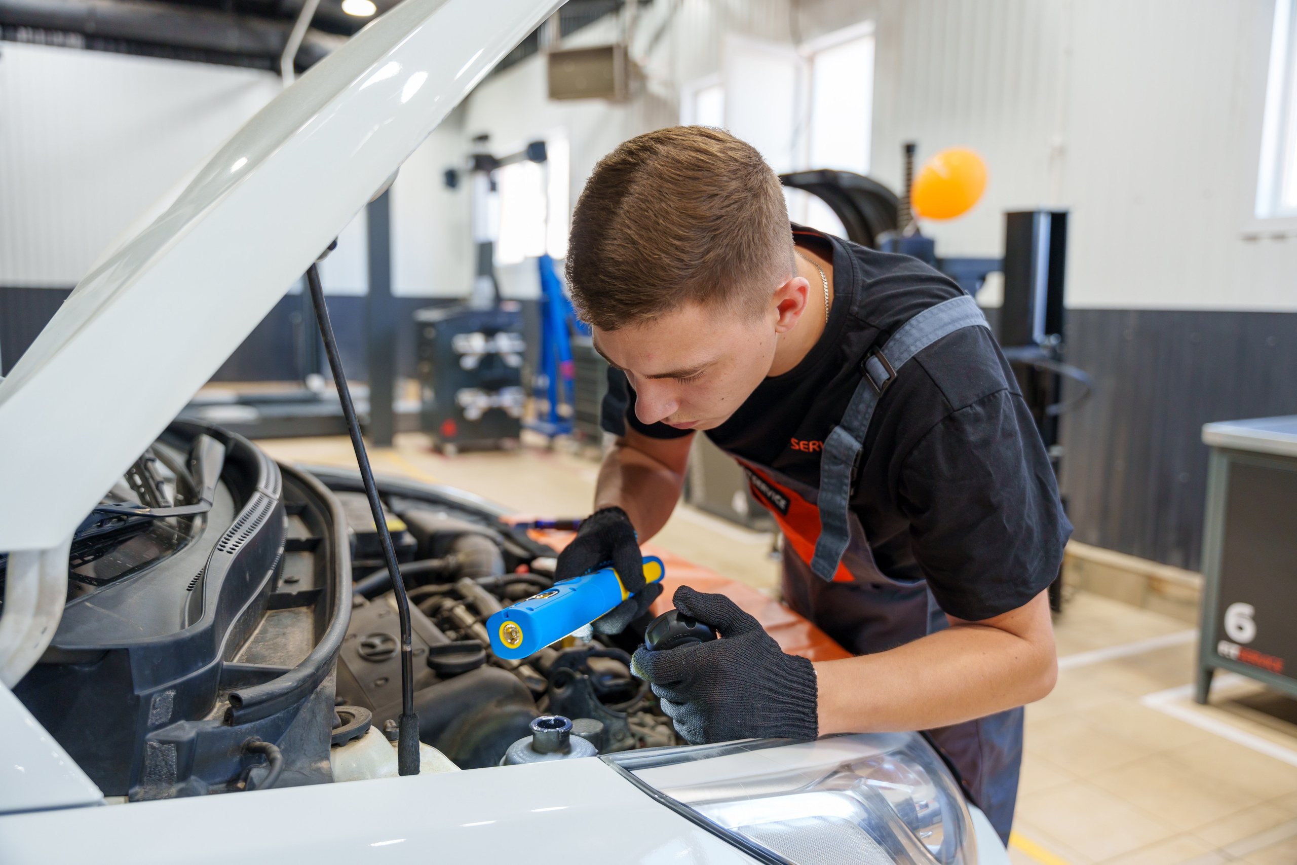 Интерьерная фотосъемка автосервиса Fit Service в Краснодаре — Профессиональная фотосъемка интерьера техцентра в Краснодаресеть СТО. Шедевры для Вас! Фотограф и Видеограф в Краснодаре Пахиев Руслан