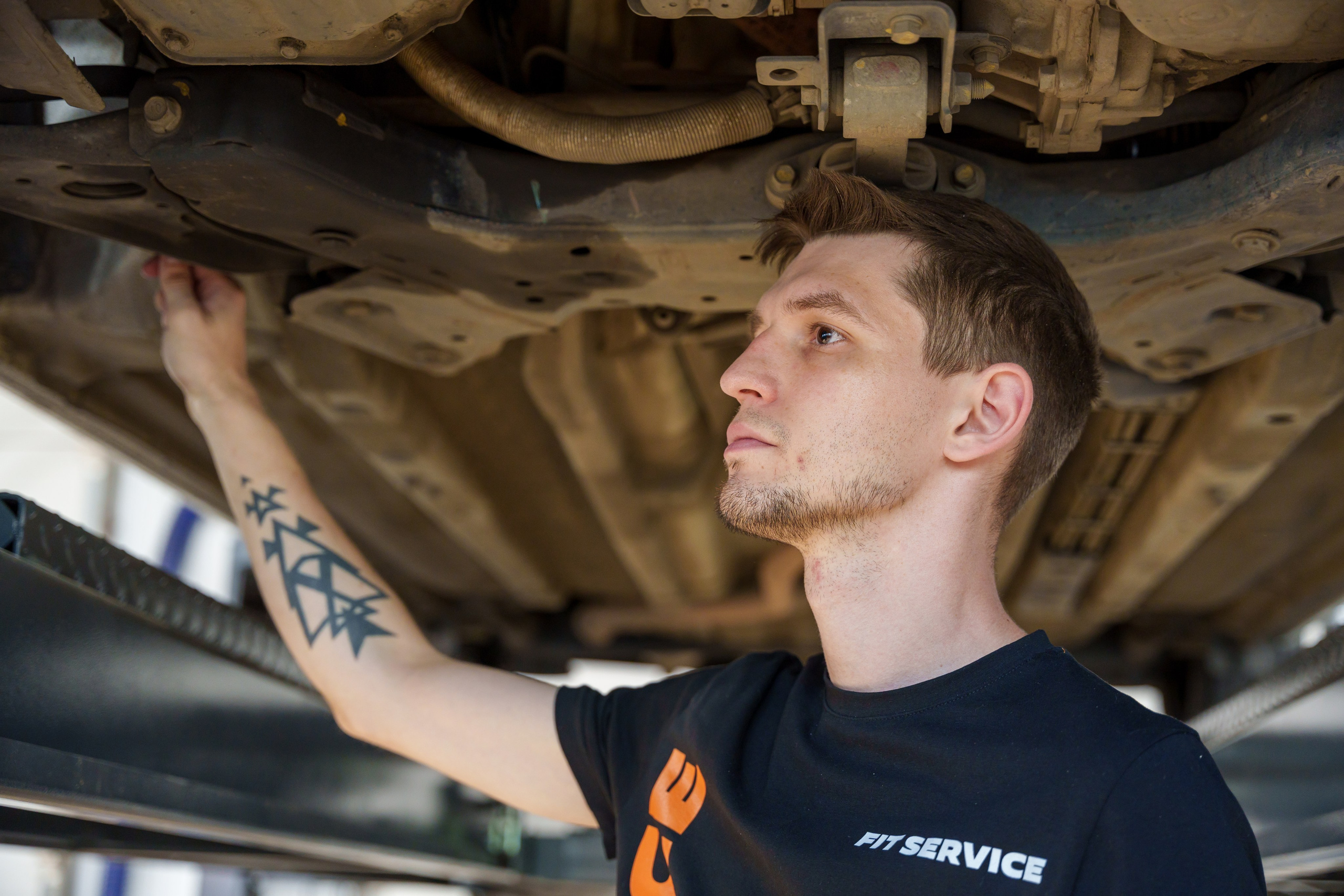 Интерьерная фотосъемка автосервиса Fit Service в Краснодаре — Профессиональная фотосъемка интерьера техцентра в Краснодаресеть СТО. Шедевры для Вас! Фотограф и Видеограф в Краснодаре Пахиев Руслан