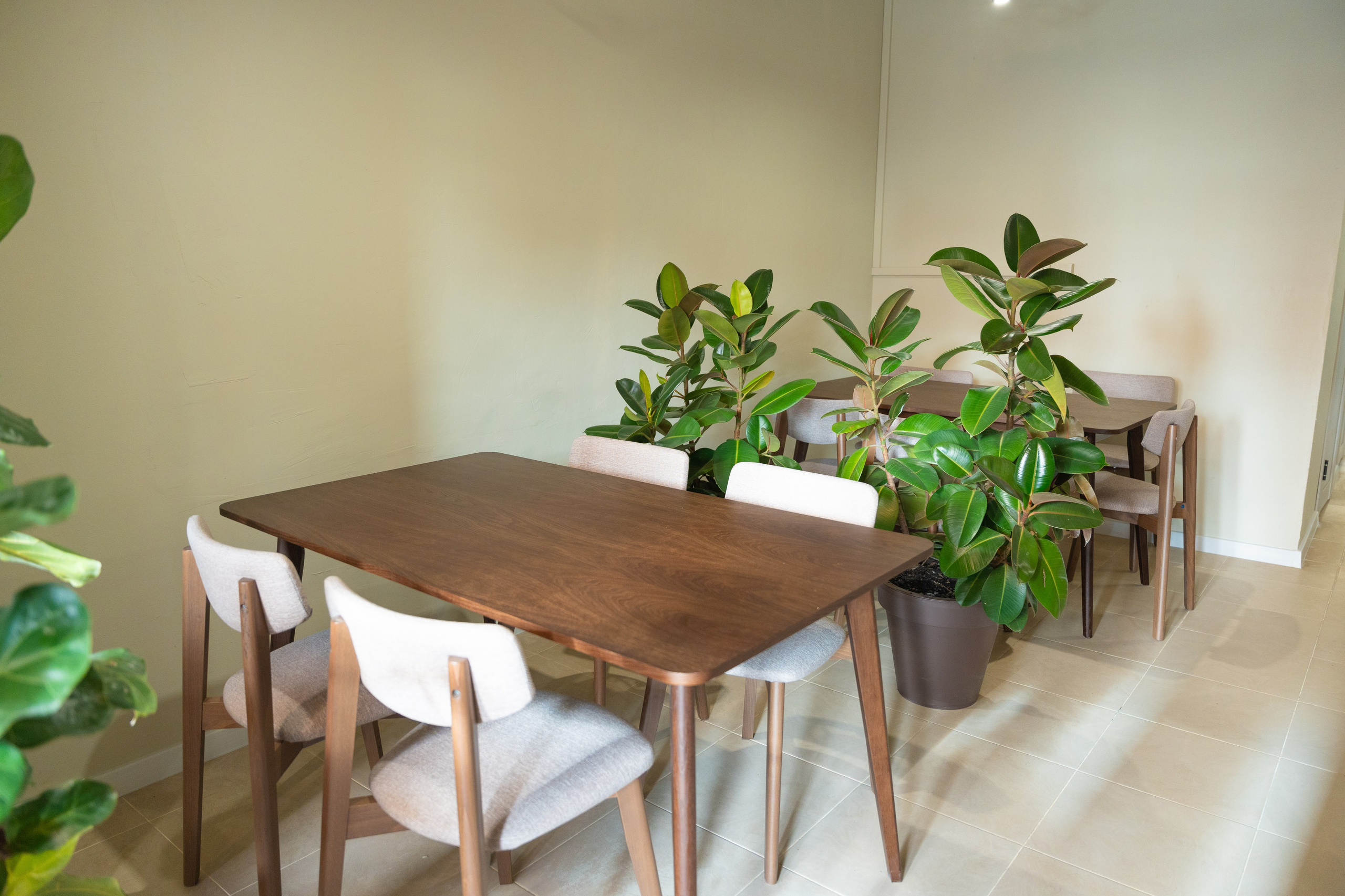 Интерьерная фотосъемка кофейни Love and Coffee — уютное место в Краснодаре Профессиональная фотосъемка интерьера кофейни в Краснодаре — Love. Шедевры для Вас! Фотограф и Видеограф в Краснодаре Пахиев Руслан