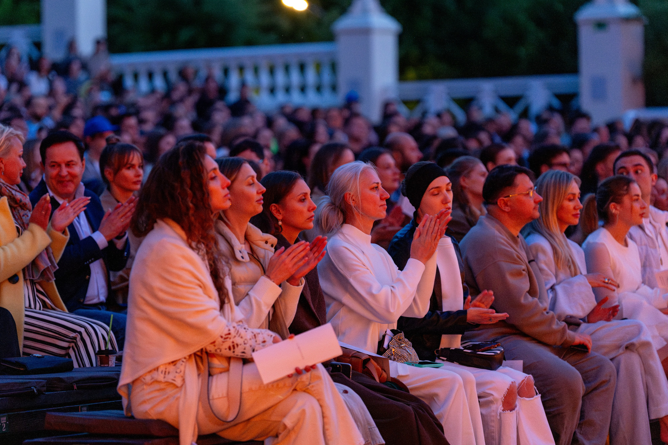 Симфонический оркестр Lumisfera при свечах. Фотограф Никита Комаров