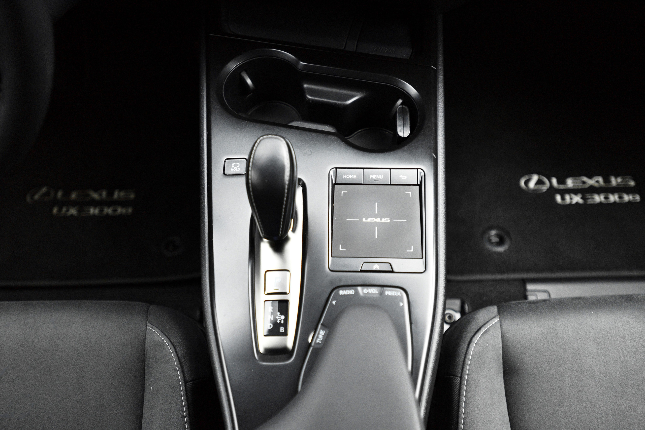 Lexus UX. Автомобильный и интерьерный фотограф в Минске Александр Тагаев