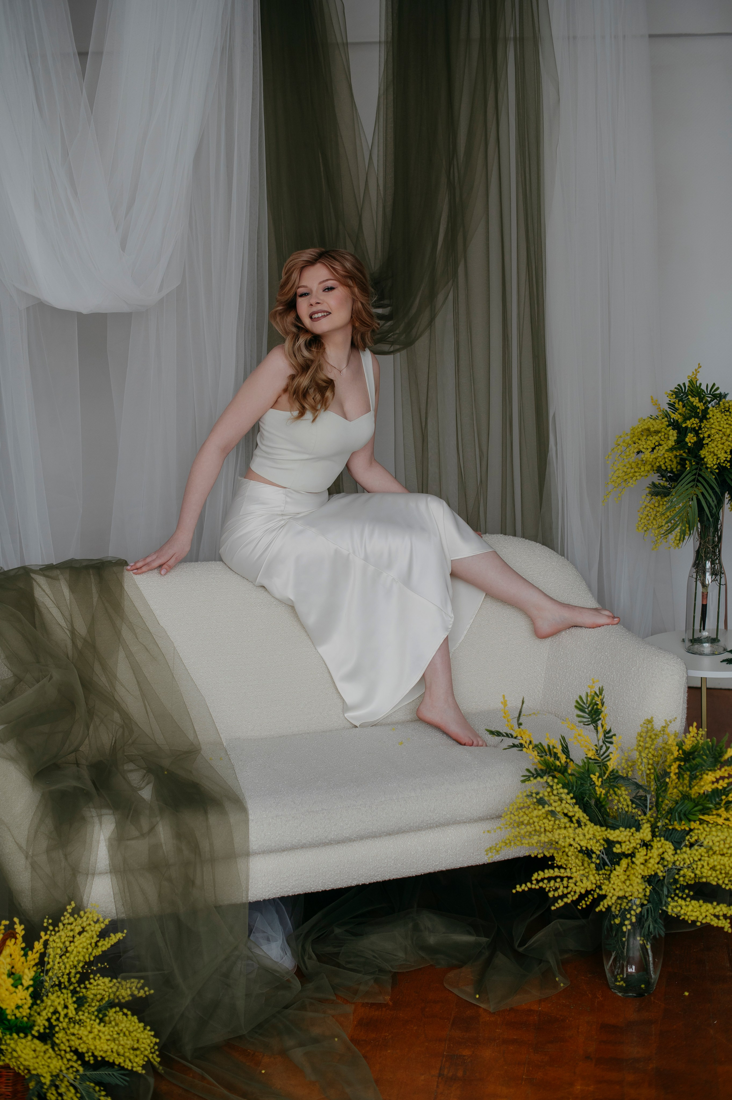 Алена и мимозы. Фотограф Дарья Семина