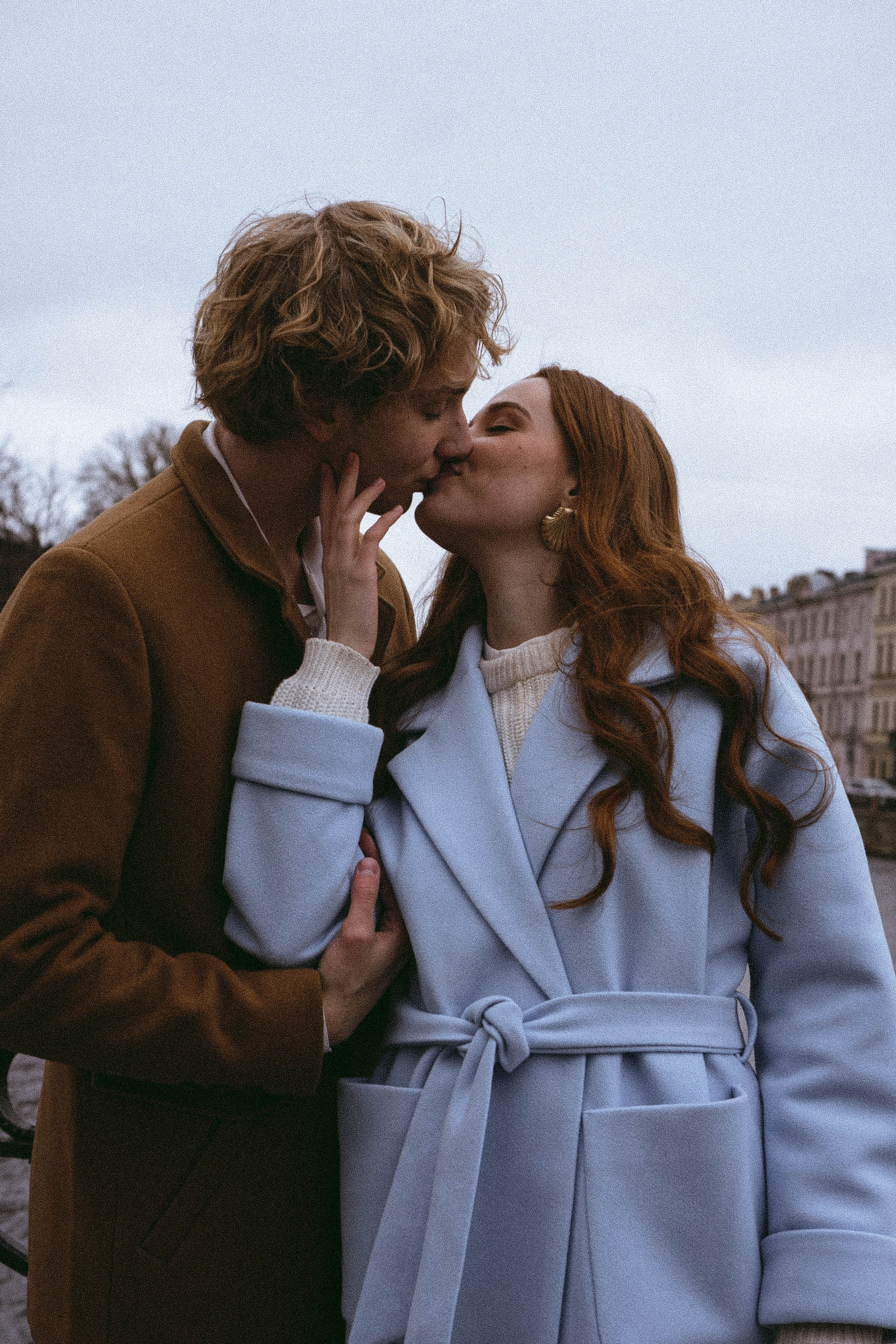 СВАДЕБНАЯ СЬЕМКА В ОТЕЛЕ. СБОРЫ ЖЕНИХА И НЕВЕСТЫ И ТАКЖЕ ТОР И ПОДГОТОВКА К ПРОГУЛКЕ И ПРОГУЛКА ПО ПЕТРОГРАДКЕ. Профессиональный фотограф, Санкт-Петербург — Виктория Богомолова