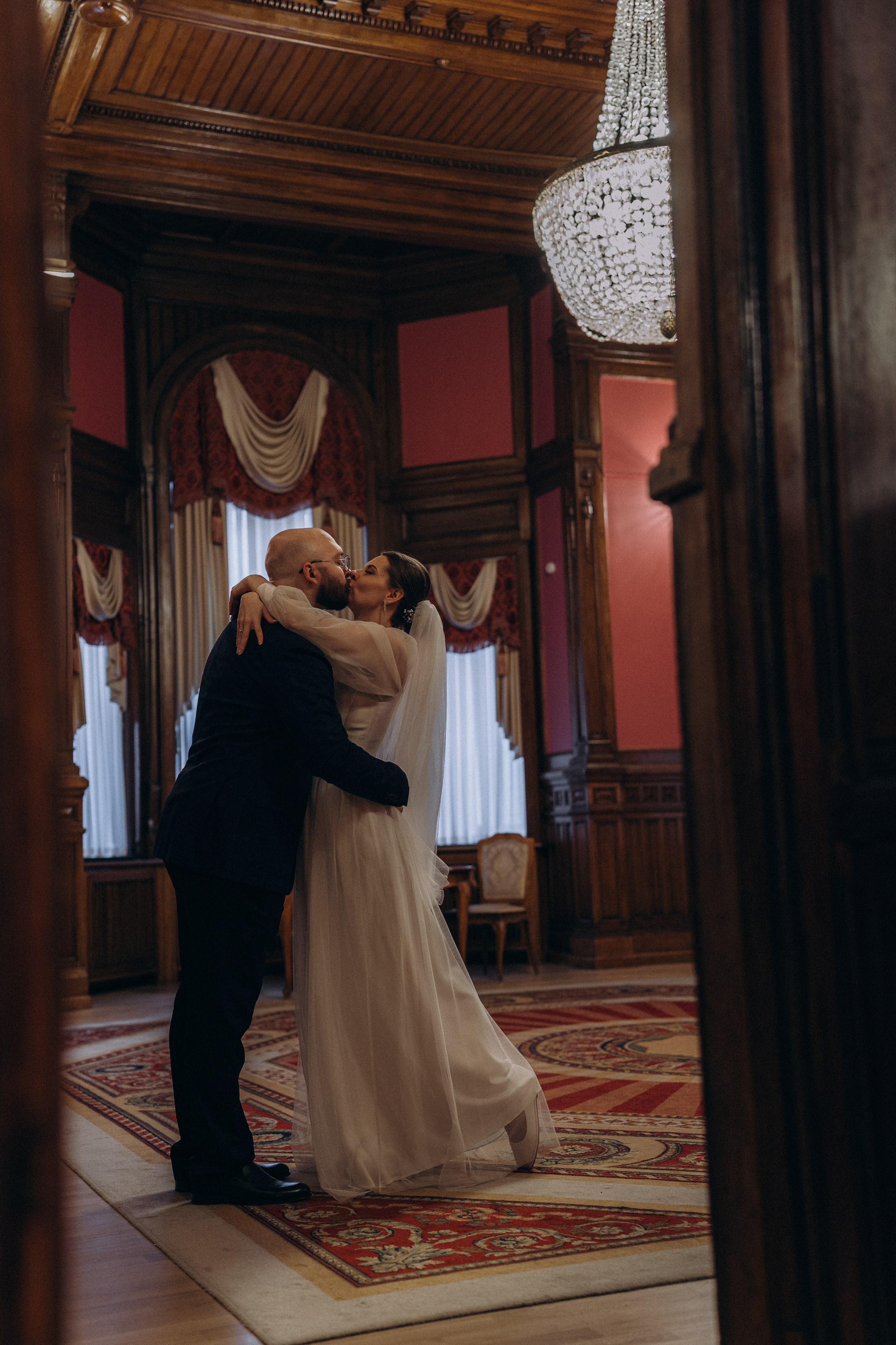 СВАДЕБНАЯ СЬЕМКА ВО ВТОРОМ ДВОРЦЕ (ДЕКАБРЬ) ТАКЖЕ СЬЕМКА В СТУДИИ НА ЧЕРНЫШЕВСКОЙ. Профессиональный фотограф, Санкт-Петербург — Виктория Богомолова