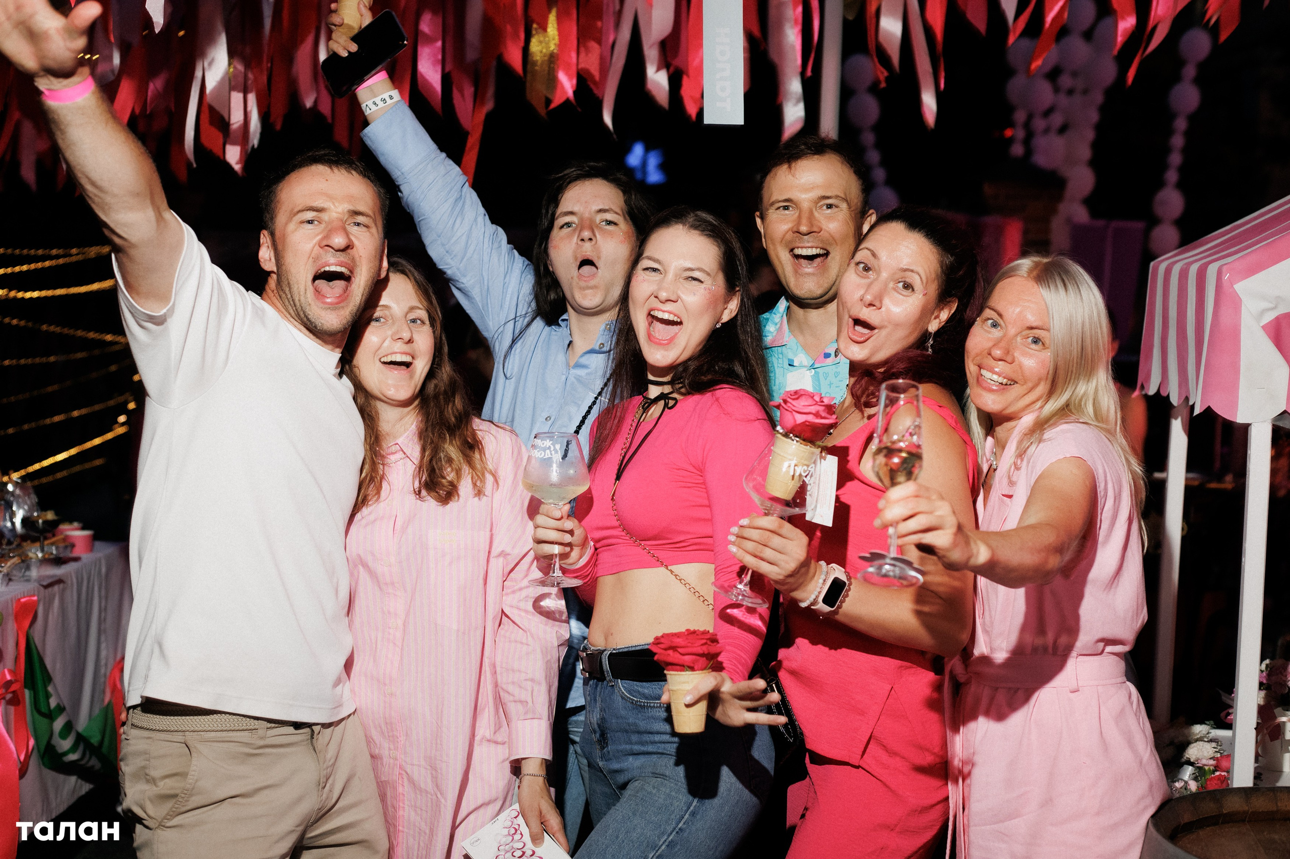 ВИНОТЕКА [бар+магаз] — BIRTHDAY PARTY. СВОИ. ФОТООТЧЕТЫ-СОБЫТИЯ-МЕСТА