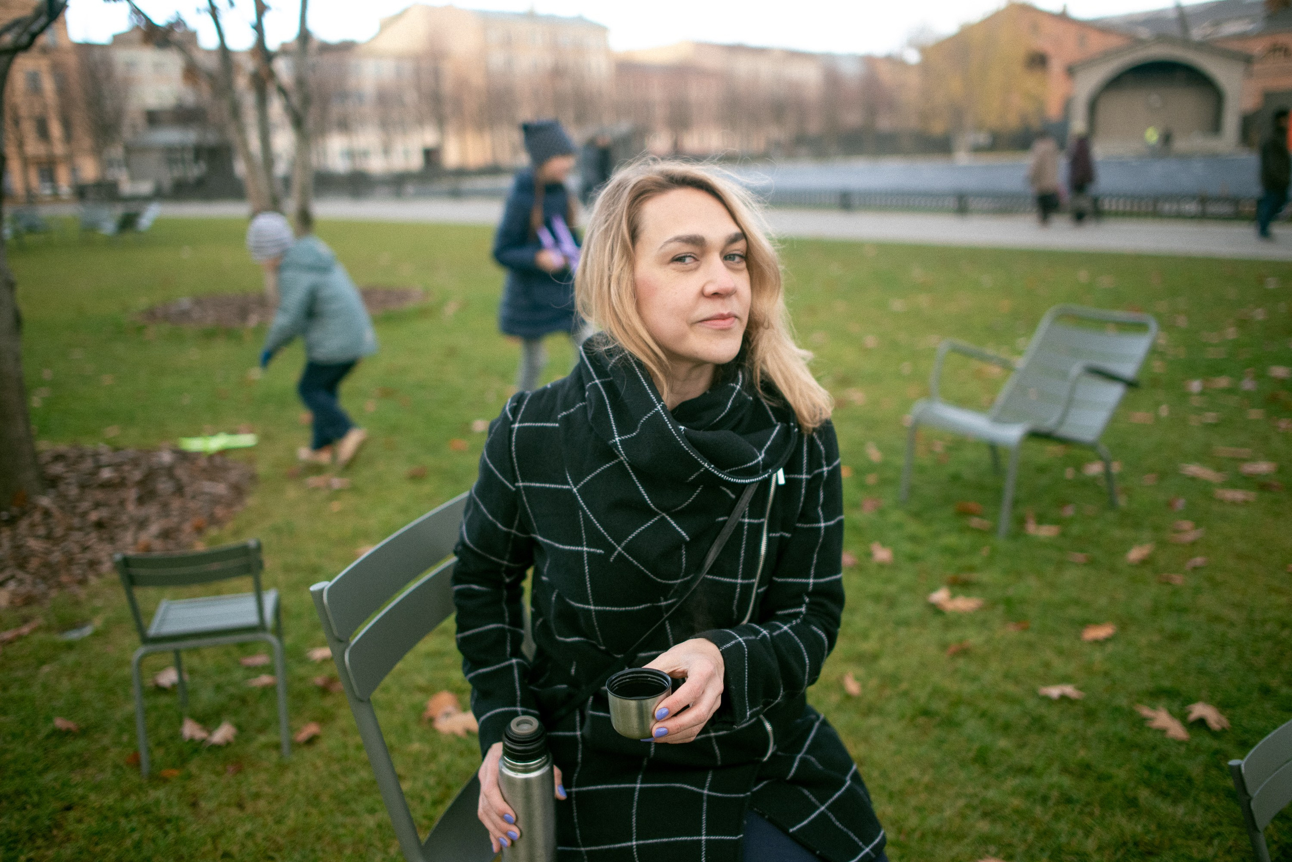 Walk in New Holland. Documentary family photography in Barcelona and beyond