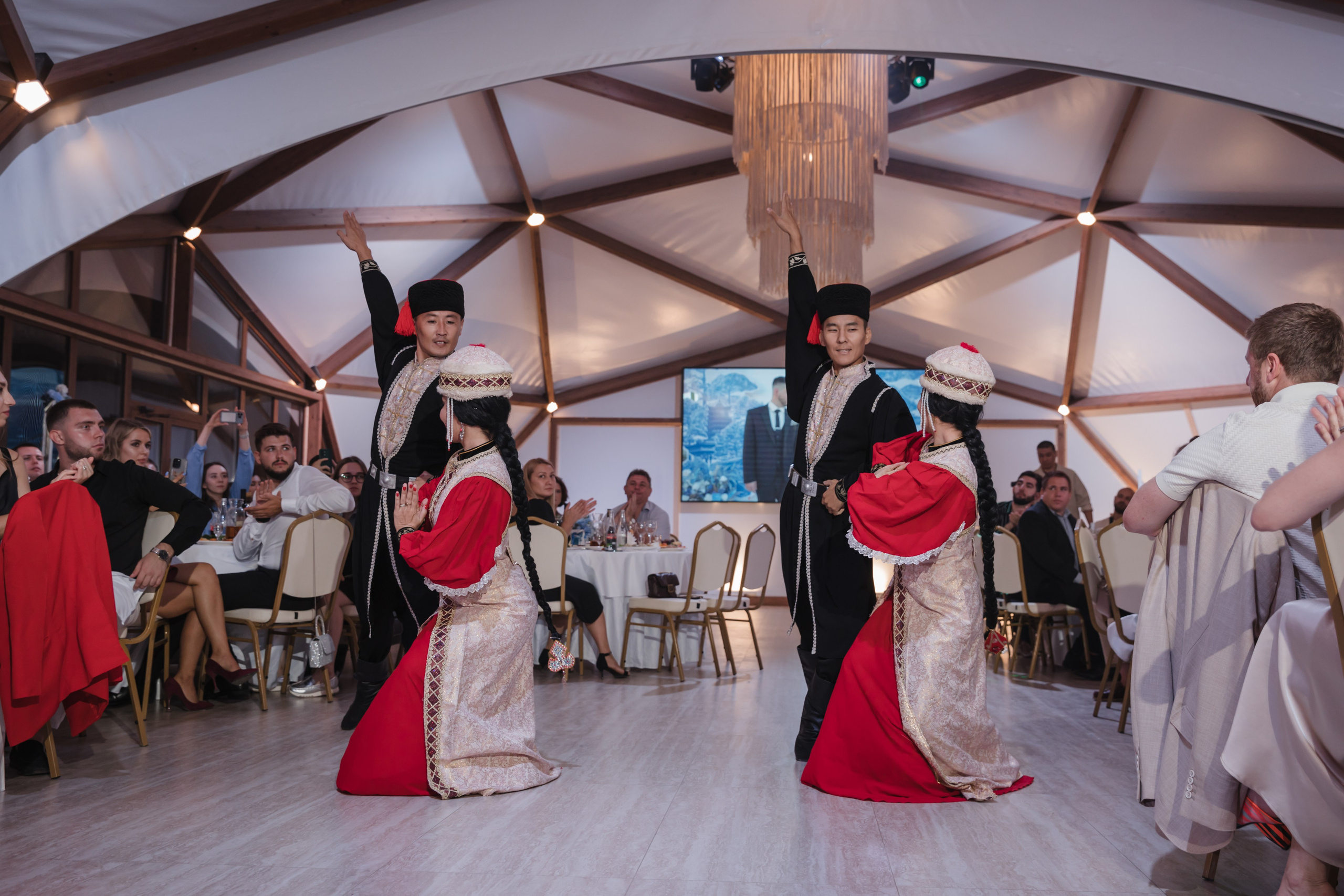 Свадьба с шикарным декором. Свадебный фотограф Элина Чу, Элиста Калмыкия