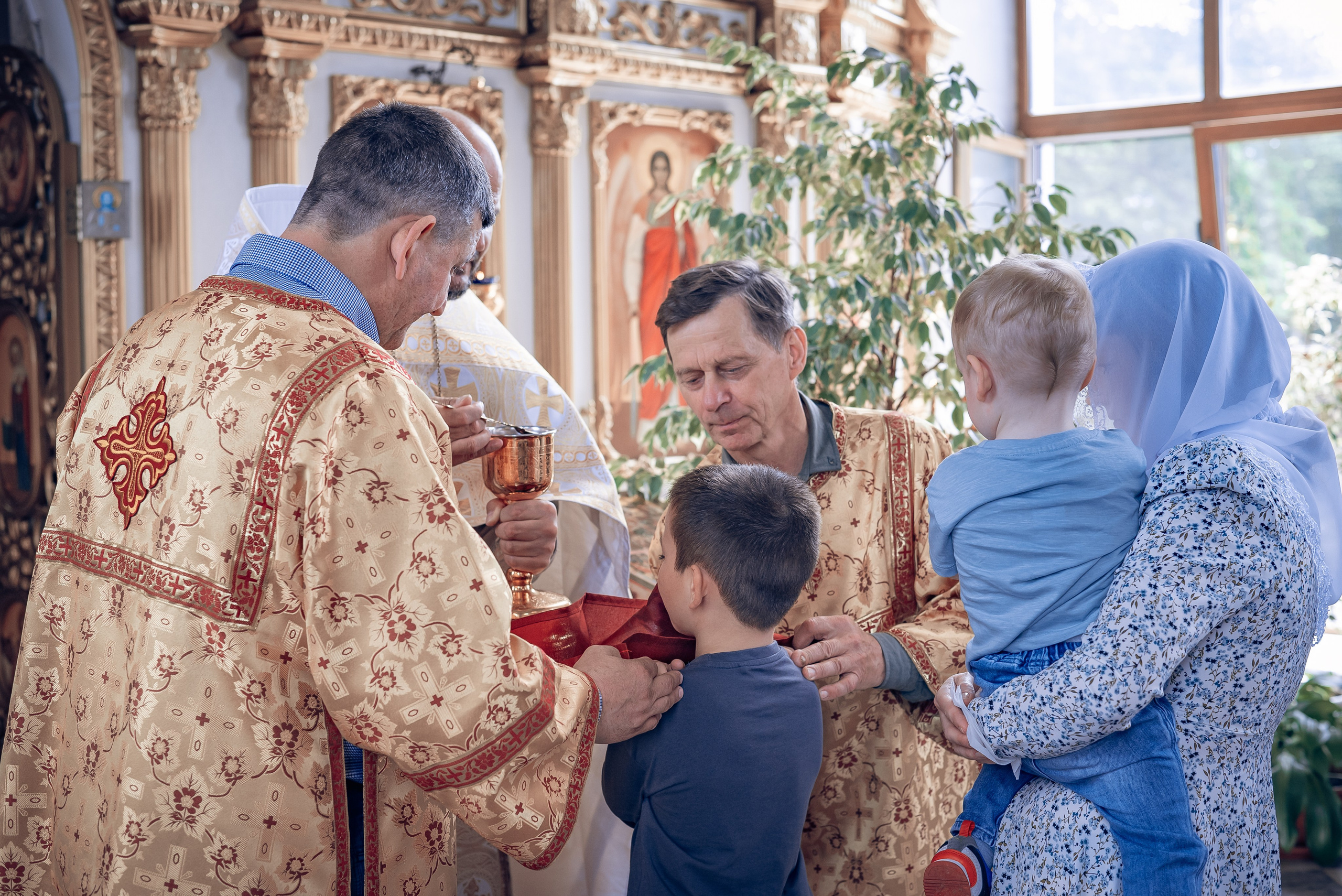 Воскресная служба в Рождественско-Николаевском храме. Фотографы крещения/венчания  Красноярск Татьяна и Вячеслав Переваловы