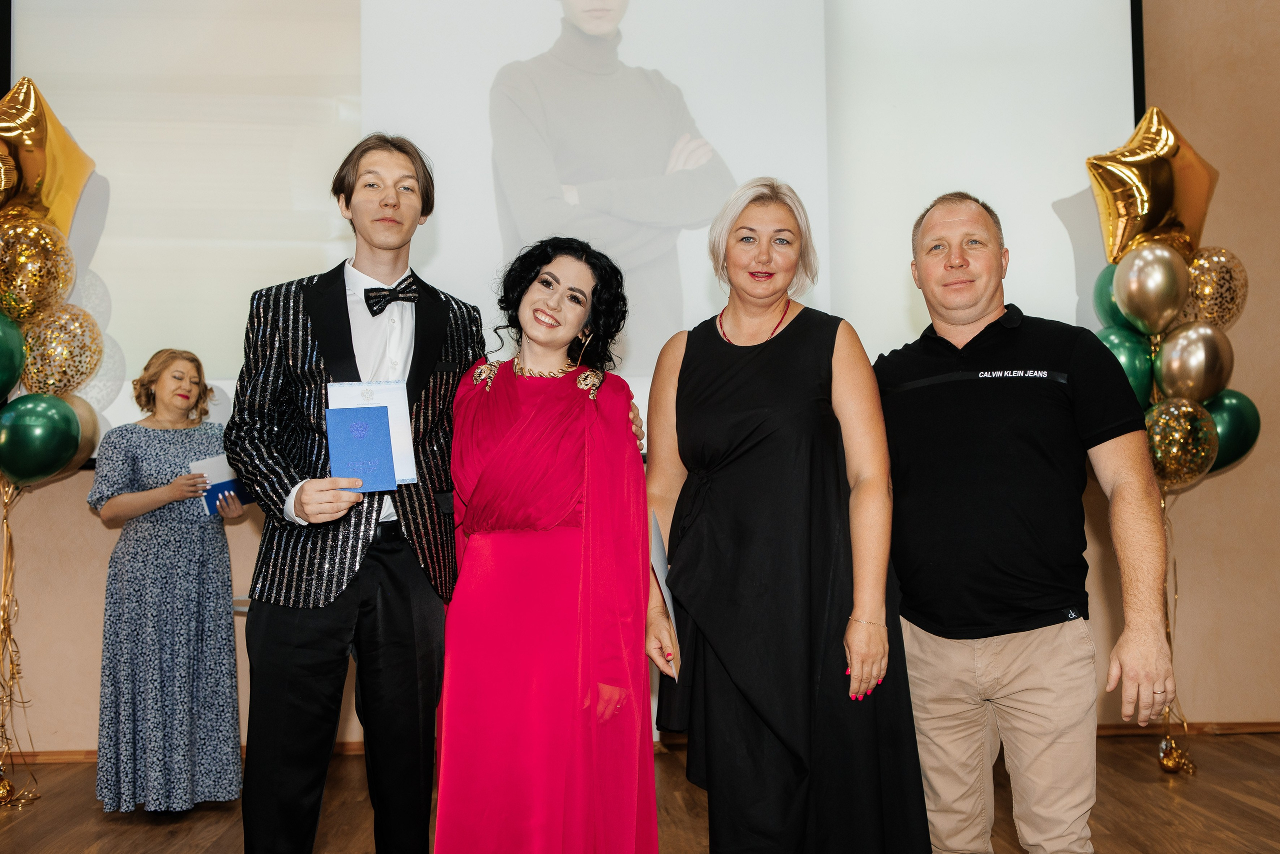 Выпускной Гимназия 12 2024 г. Свадебный и портретный Фотограф в Липецке Дмитрий Котюков