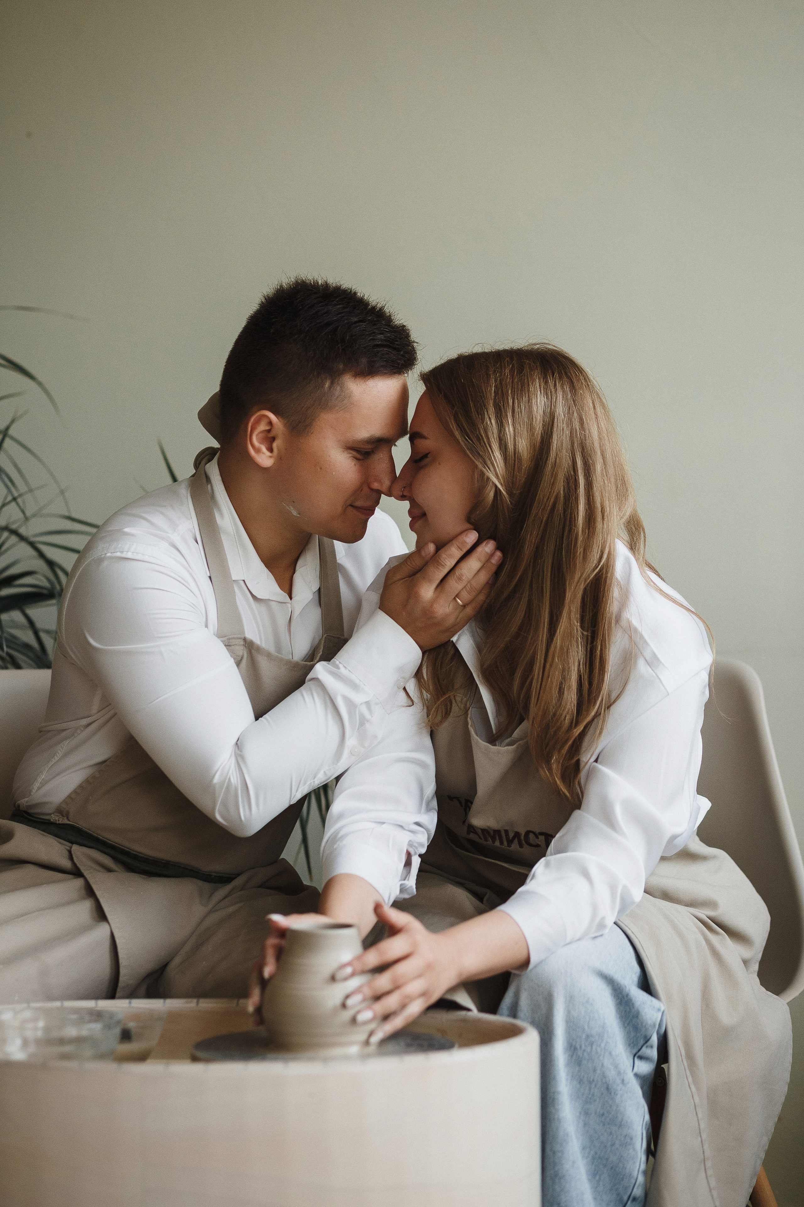 Гончарная мастерская «Керамист» Таганрог — фотосессия Димы и Яны на улице Смирновский. Свадебный и семейный фотограф в Таганроге Бакарюк Антон