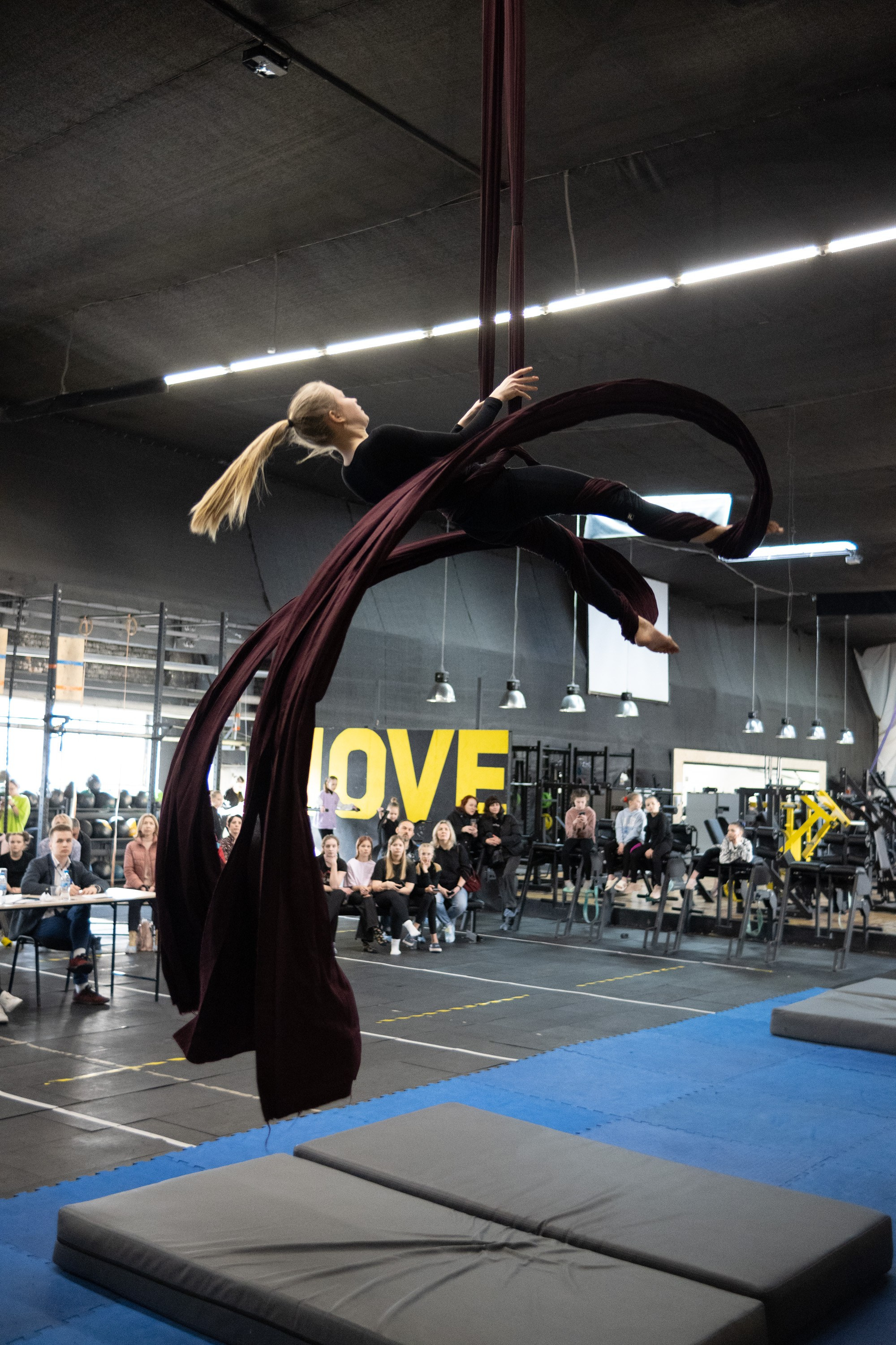 Внутриклубные соревнования по воздушной гимнастике 02.04.23