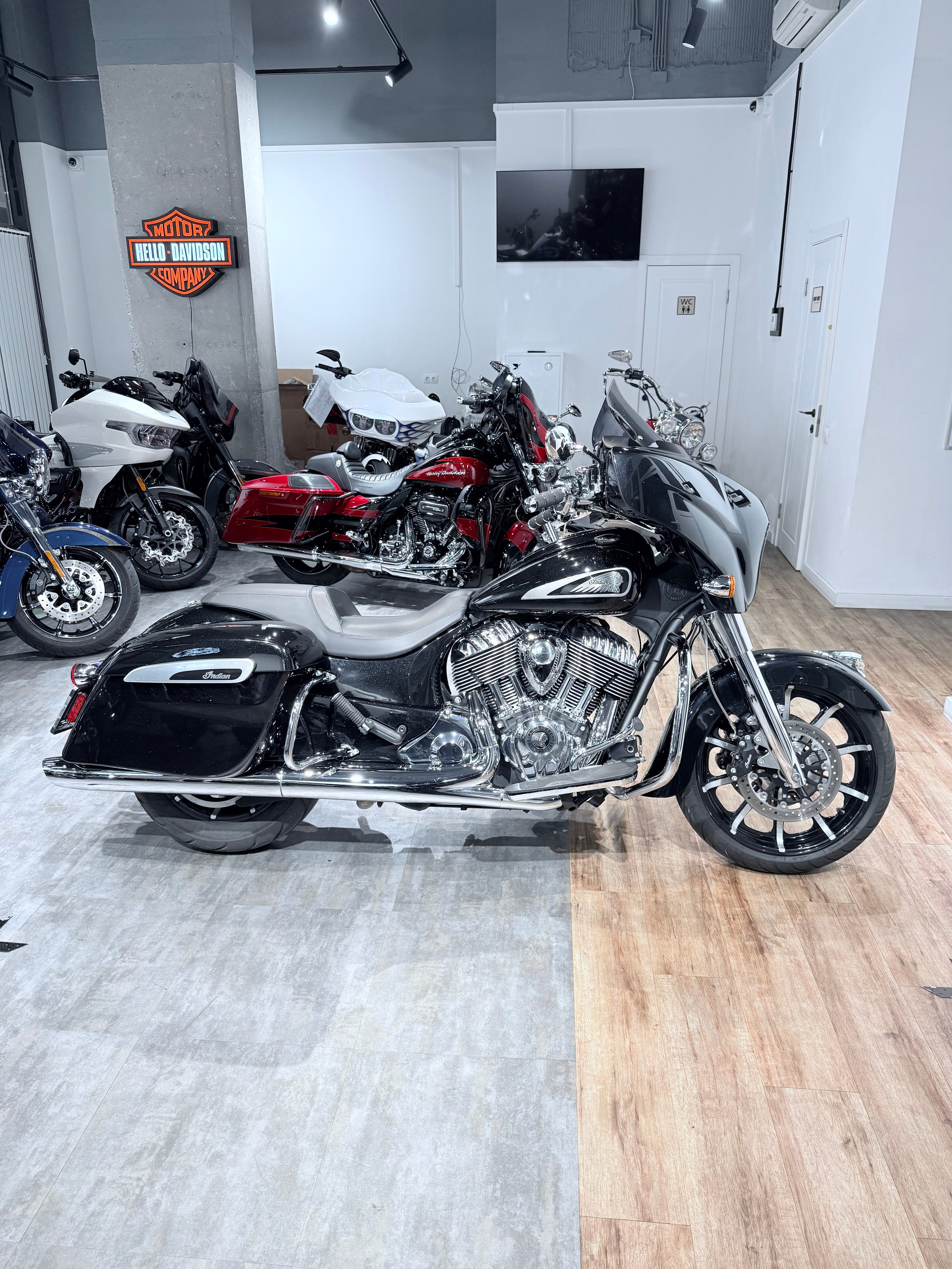 2019 Indian Chieftain Limited. Hello Davidson, Москва. Только хорошие мотоциклы…