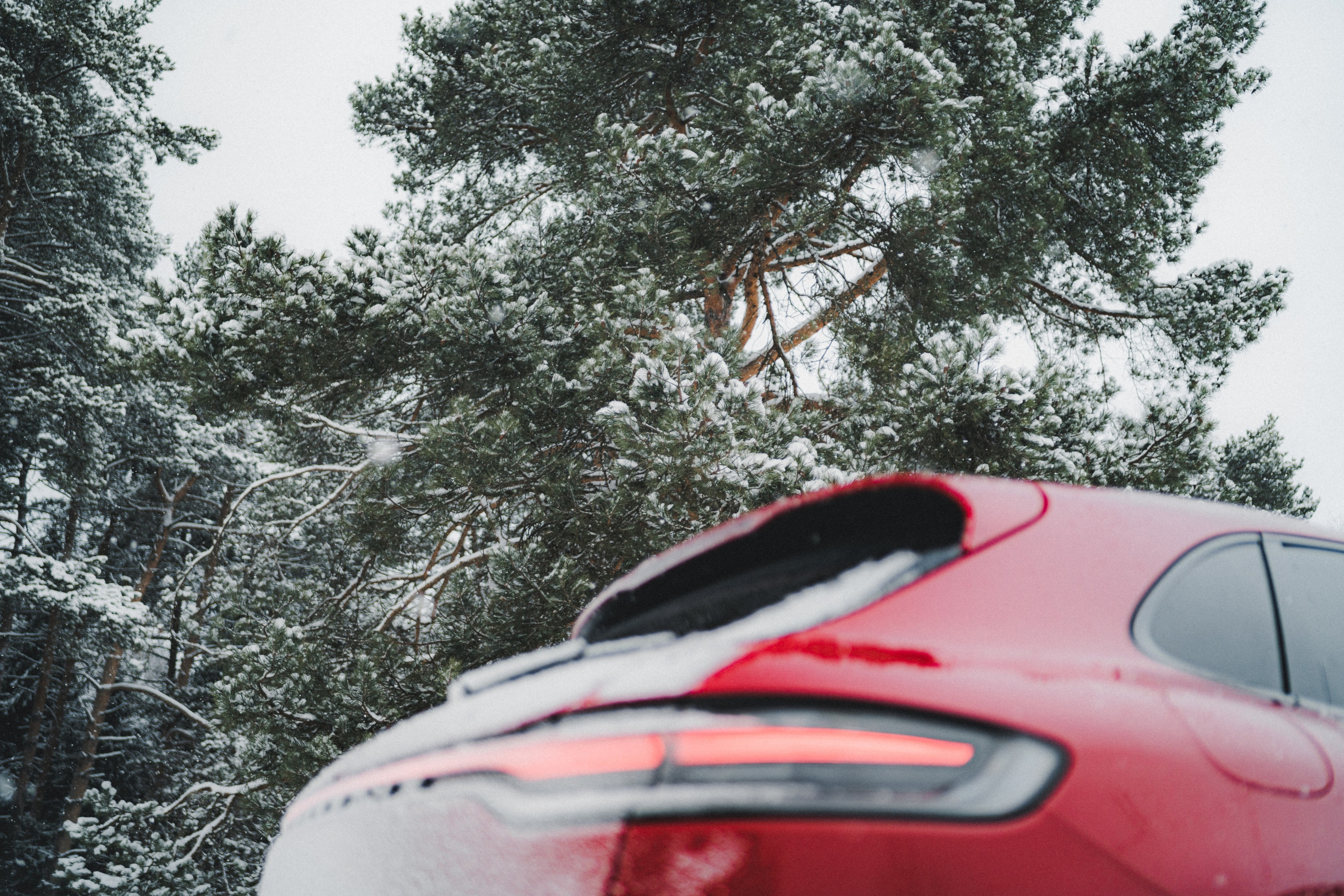 Автомобильная фотосессия Porsche Macan GTS. Фотограф Илья К. в Москве