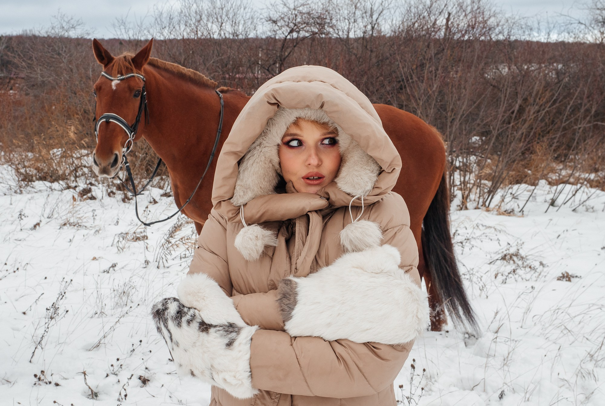Елена Persik на лошади 18+. Фотограф