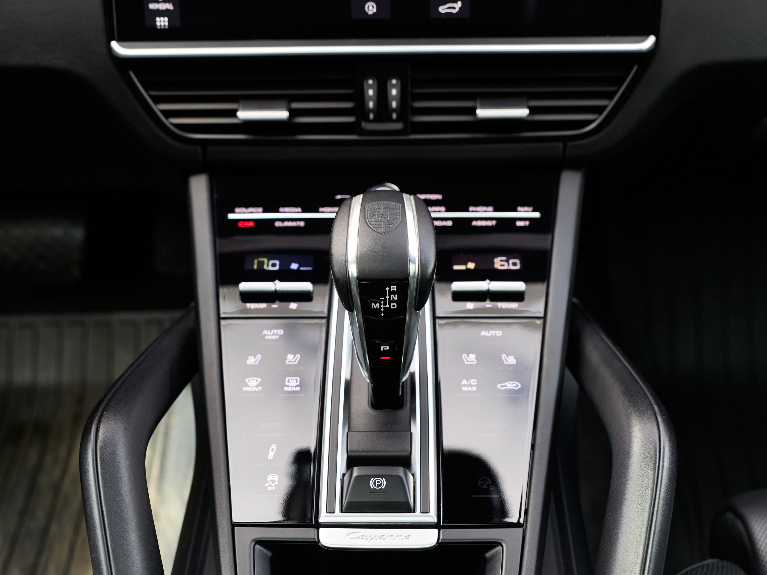Porsche Cayenne. IDeAI studio