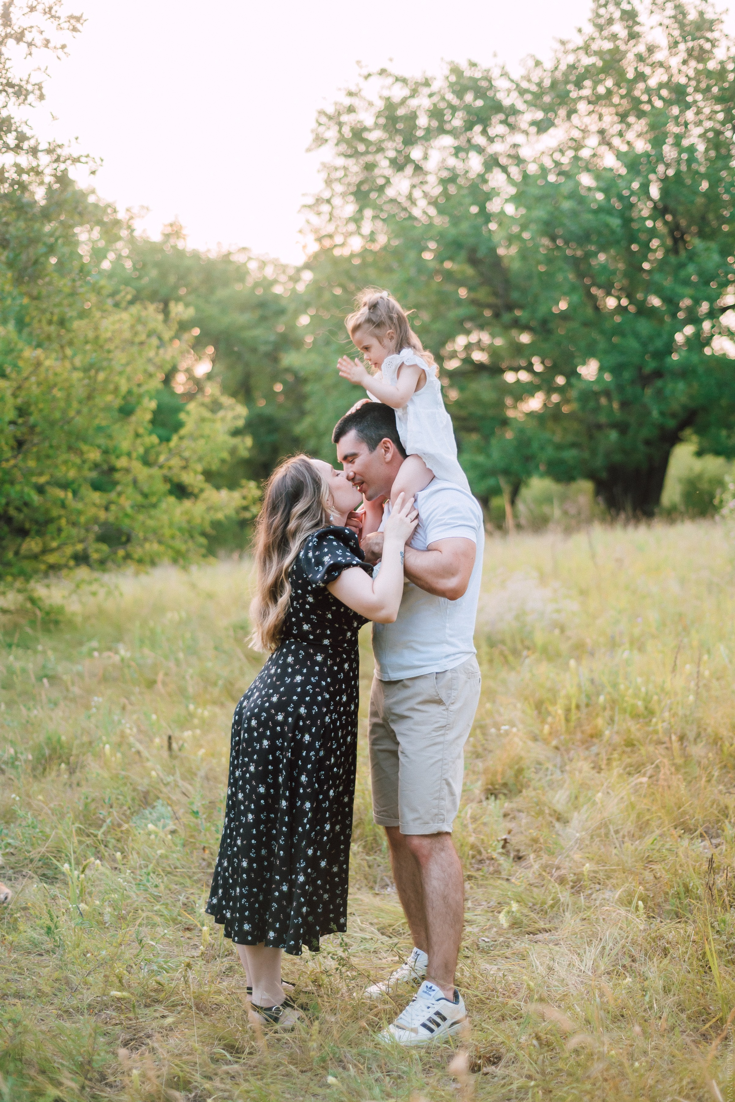 Вечерняя прогулка в лесу. Свадебный и контент- фотограф в Тольятти, Самаре, Москве Яна Уруева