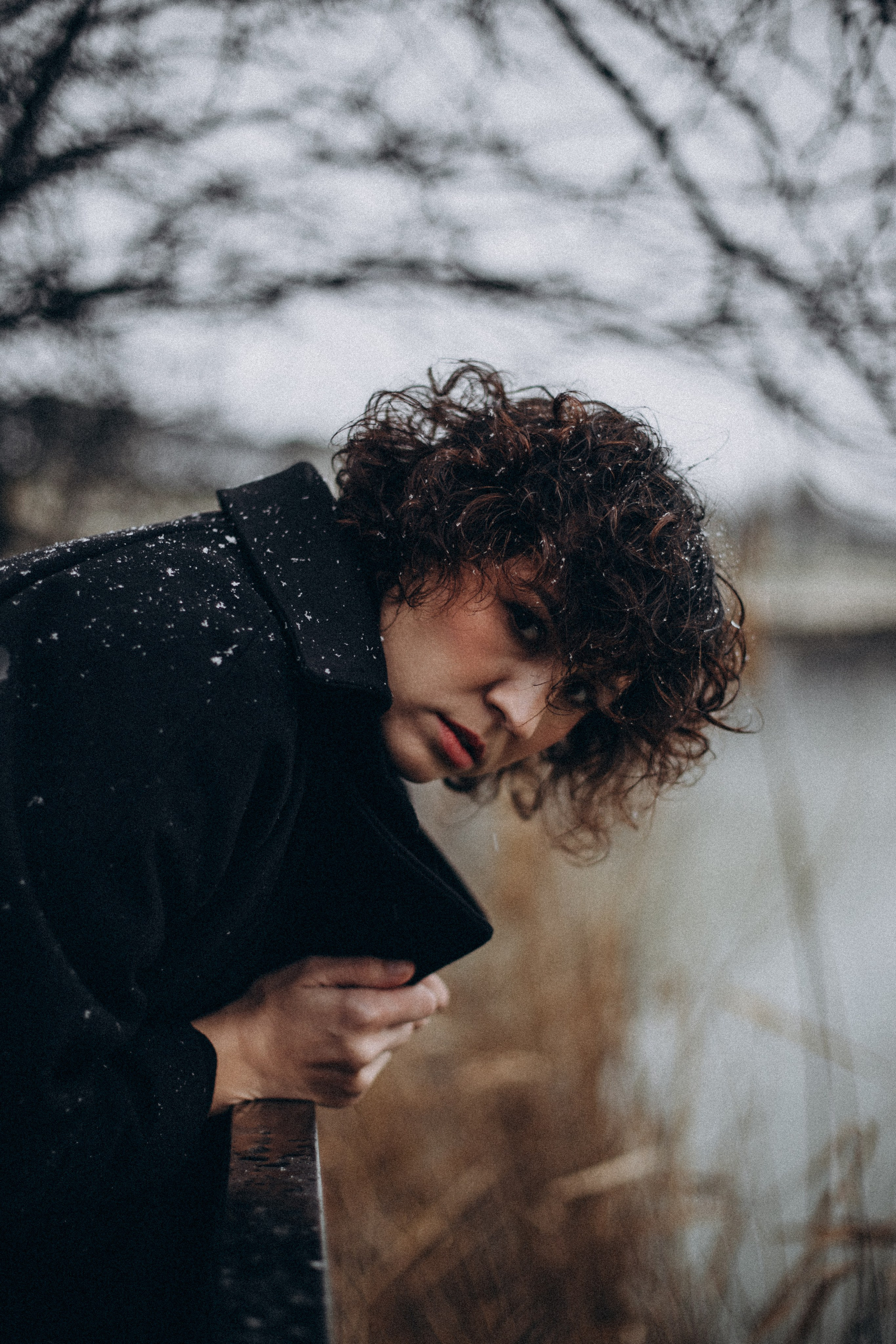 Женская фотосессия: индивидуальные, стильные, чувственные снимки. Подчеркну вашу красоту и уникальность. Студийная съёмка, естественный свет, портреты, женственность, эмоции. Фотограф в Краснодаре, помощь с позированием.