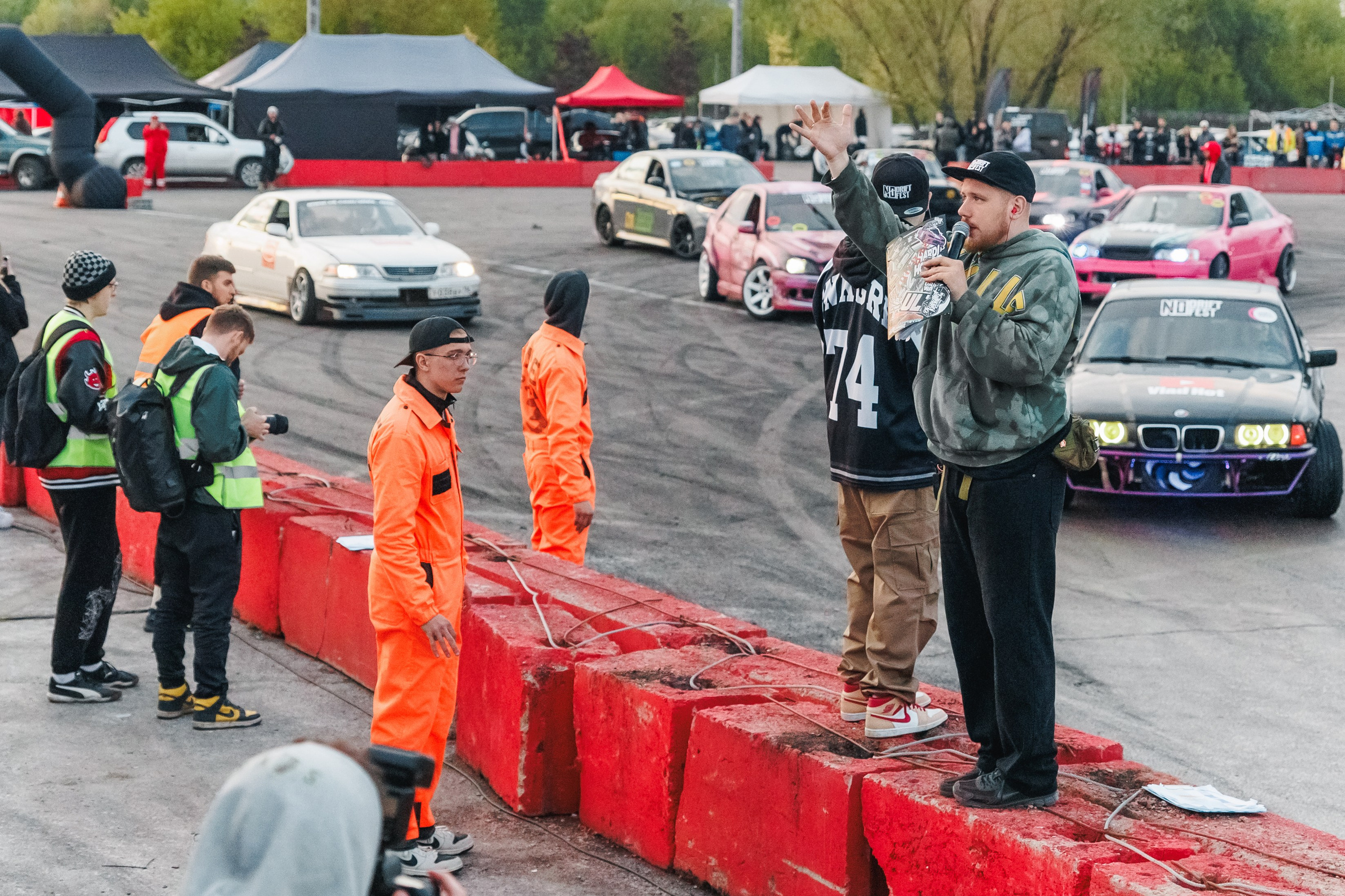 Выставка и дрифт машин. Репортажный фотограф. Москва. Алина Ланская