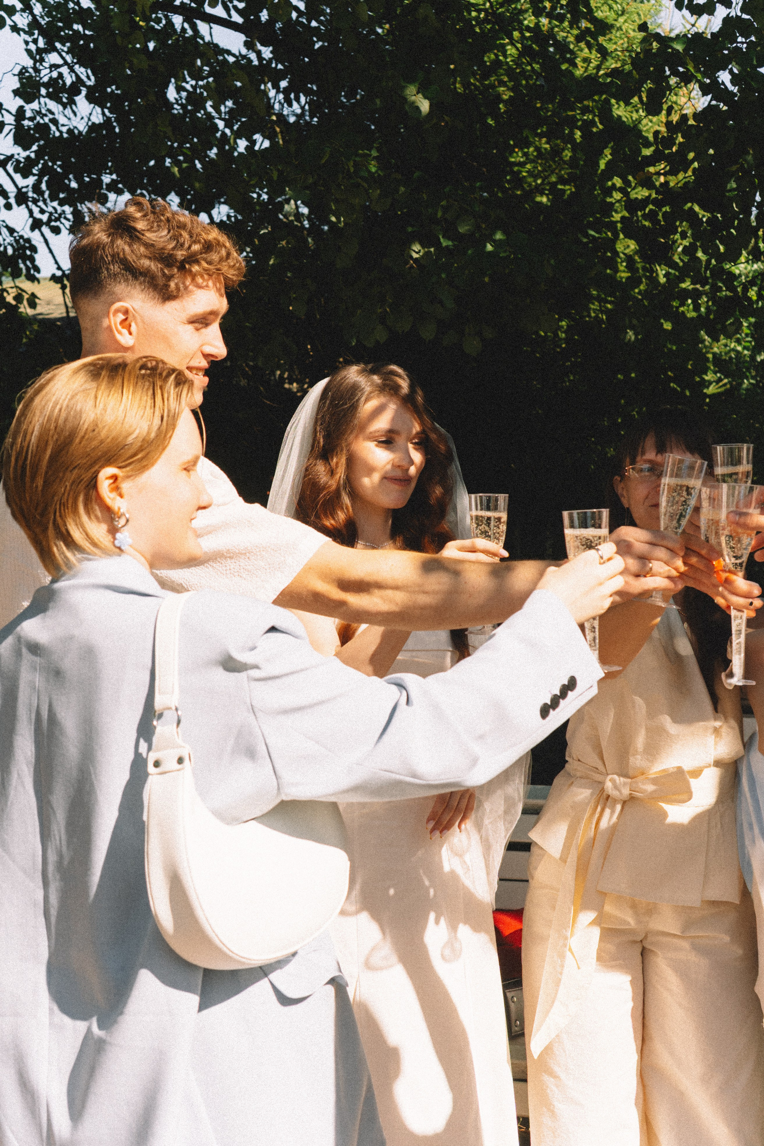 СВАДЕБНАЯ СЬЕМКА В ПЕТЕРГОФЕ И СЬЕМКА РЕПОРТАЖА В ЗАГСЕ ПЕТЕРГОФА. Профессиональный фотограф, Санкт-Петербург — Виктория Богомолова