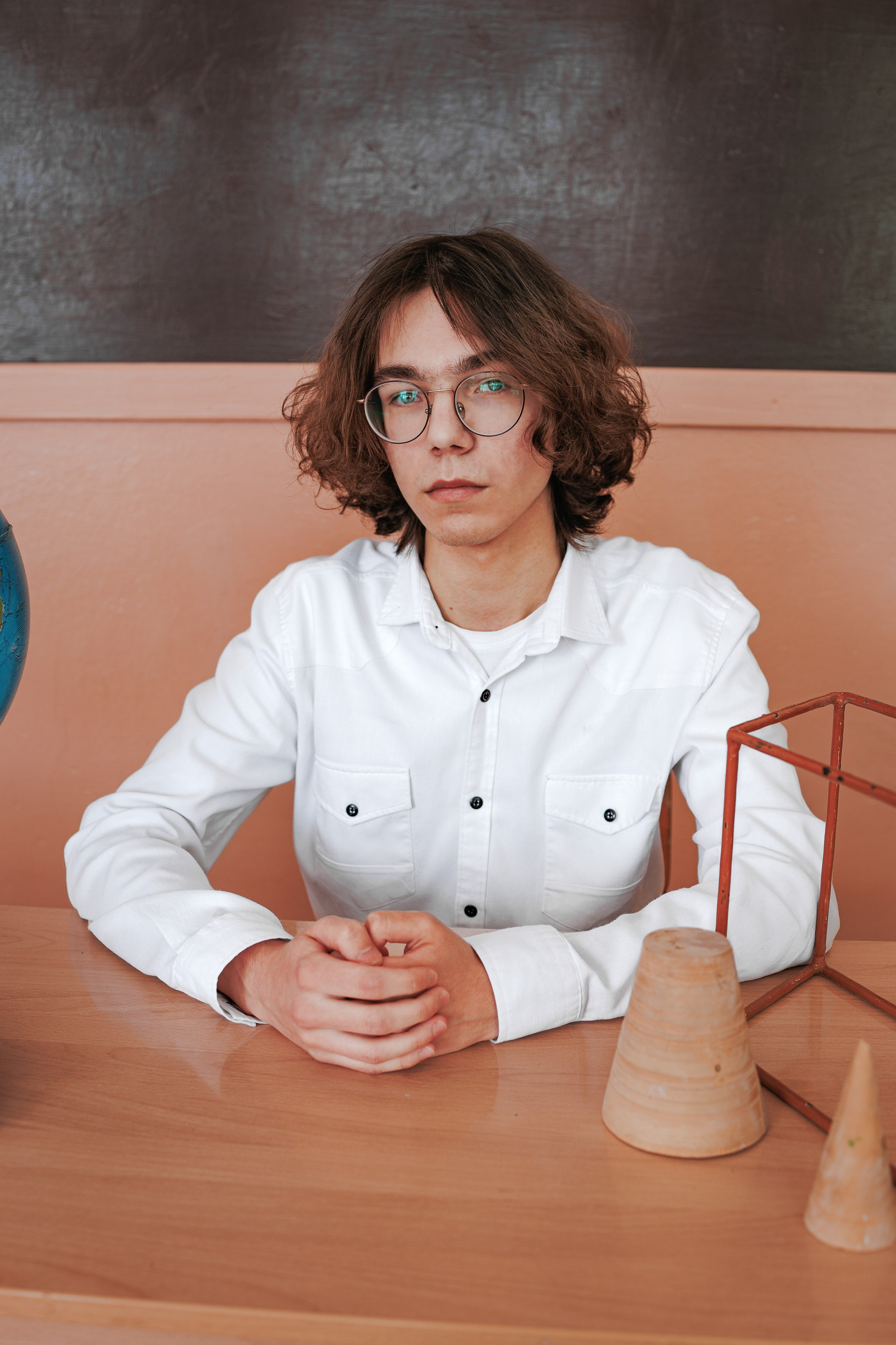 Позы для школьной фотосессии. Фотограф Медногорск Кувандык Оксана Шерехода свадебные, семейные, индивидуальные, школьные фотосессии. Печать фотоальбомов