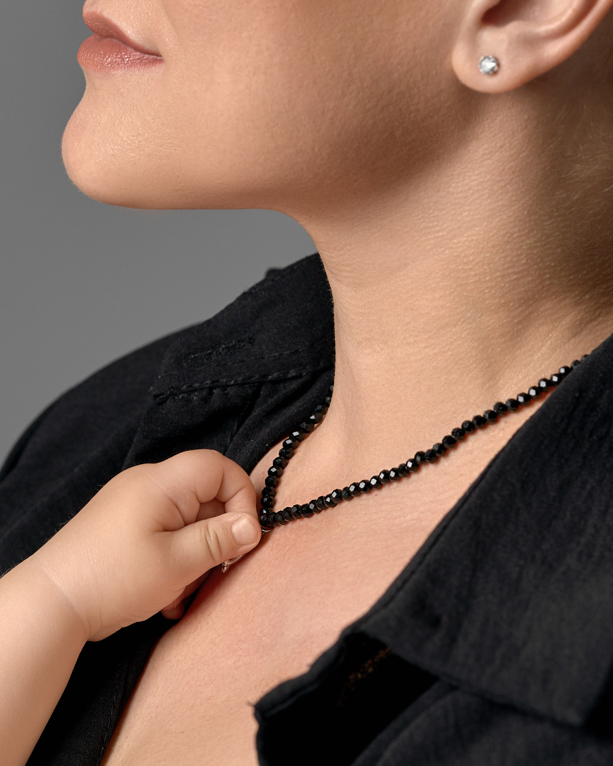 Семейная фотосессия в студии с импульсным светом