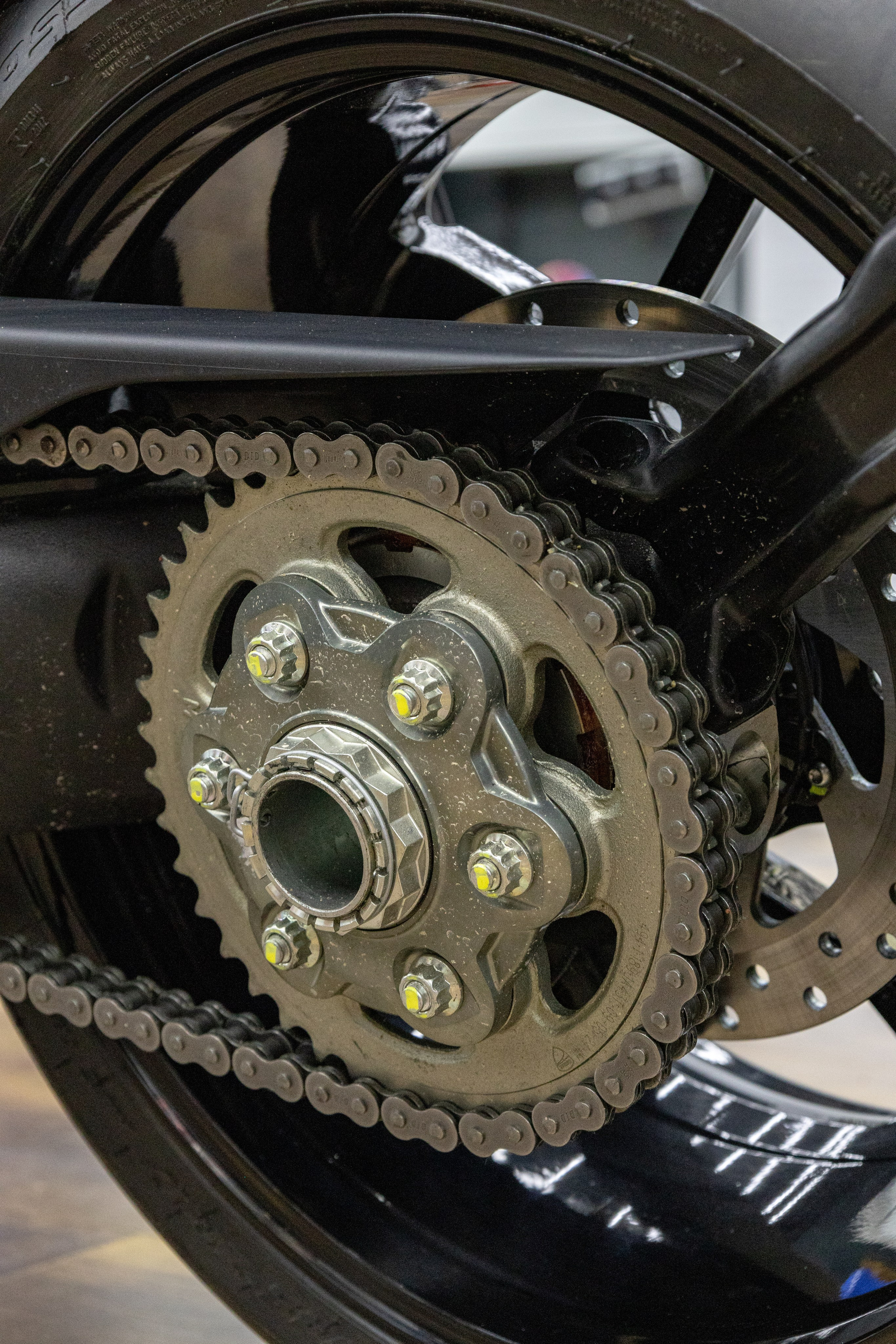 Фотосессия с мотоциклами и автомобилями. Предметный фотограф в Москве и Московской области