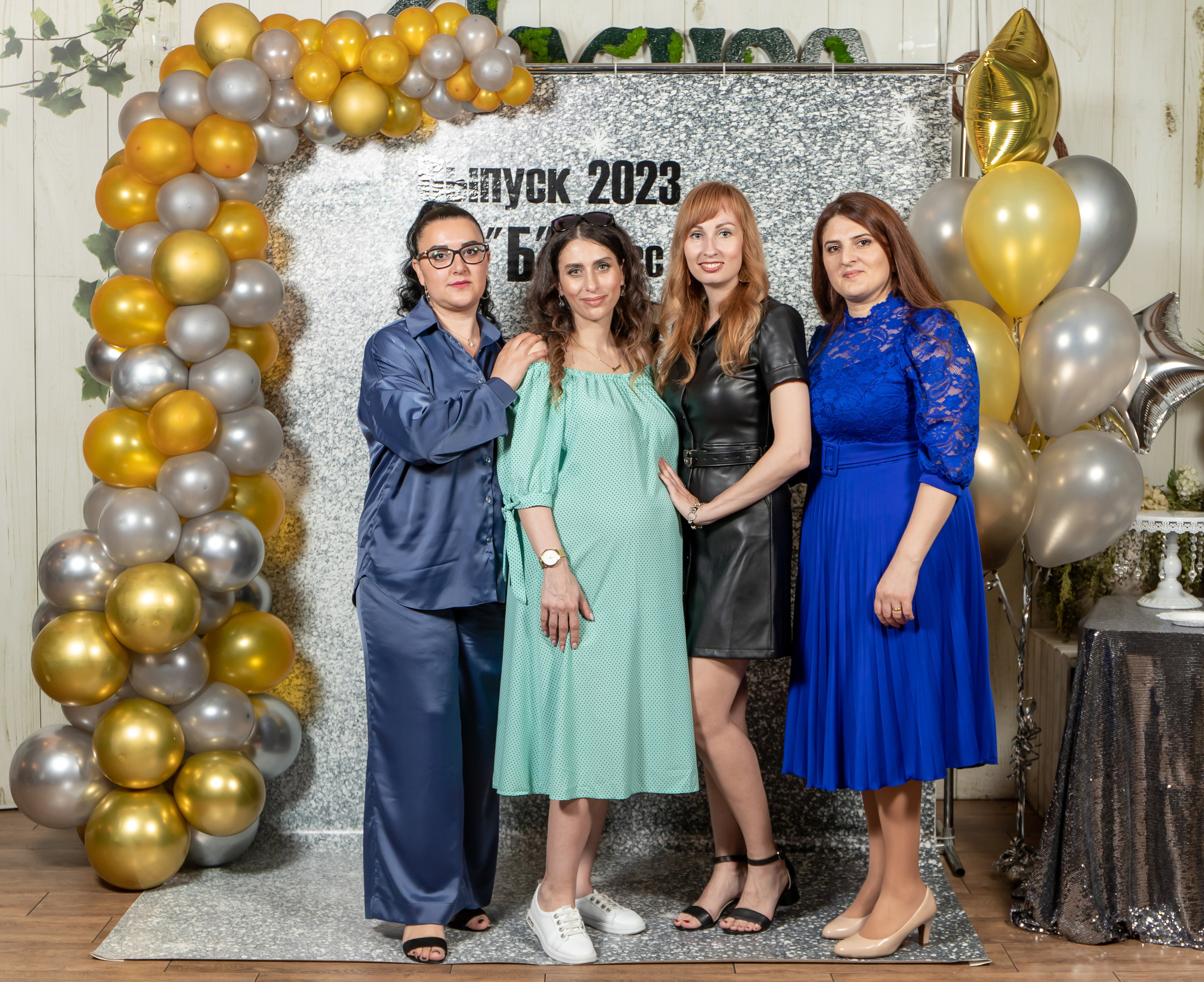 Выпуск 4Б 23 год. Семейный и свадебный фотограф в Геленджике Михаил Шматов