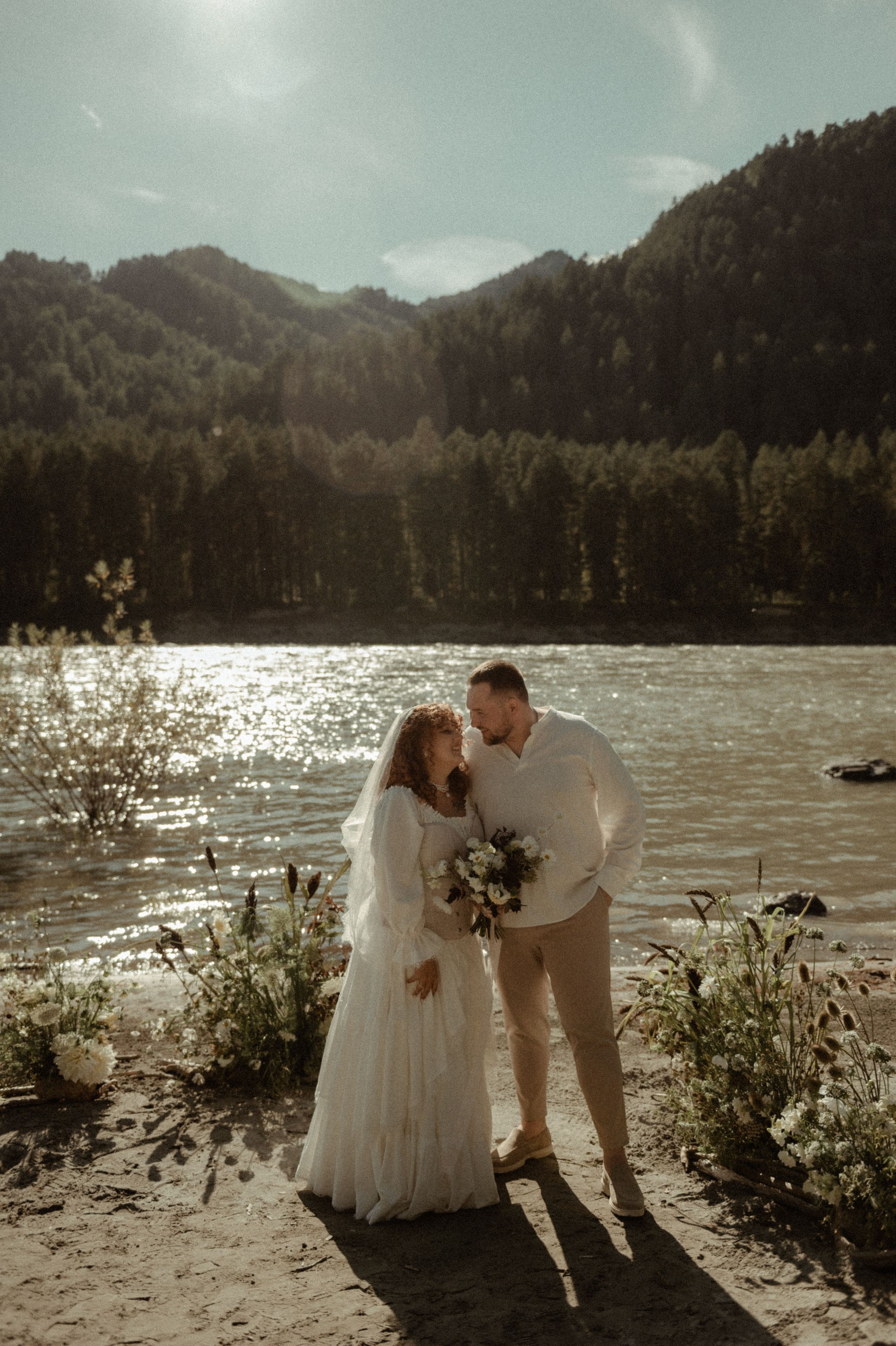 Свадебные фотографии. Фотограф в Барнауле Дарья Бутурлакина. Люби.Цени.Касайся