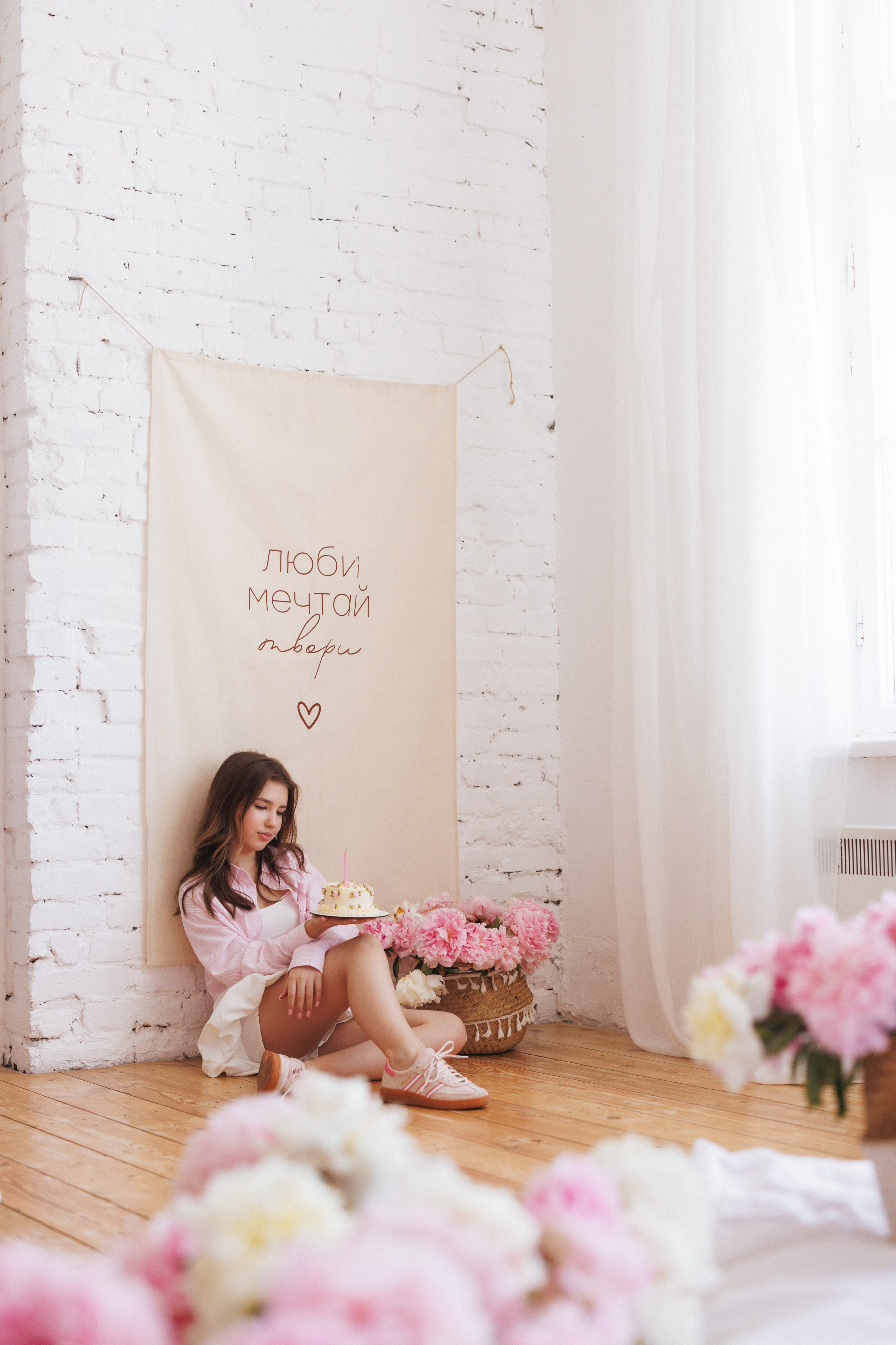 Фотосессия с живыми Пионами в фотостудии «Space JOBS». Семейный и детский фотограф в Краснодаре Анна Трашкова