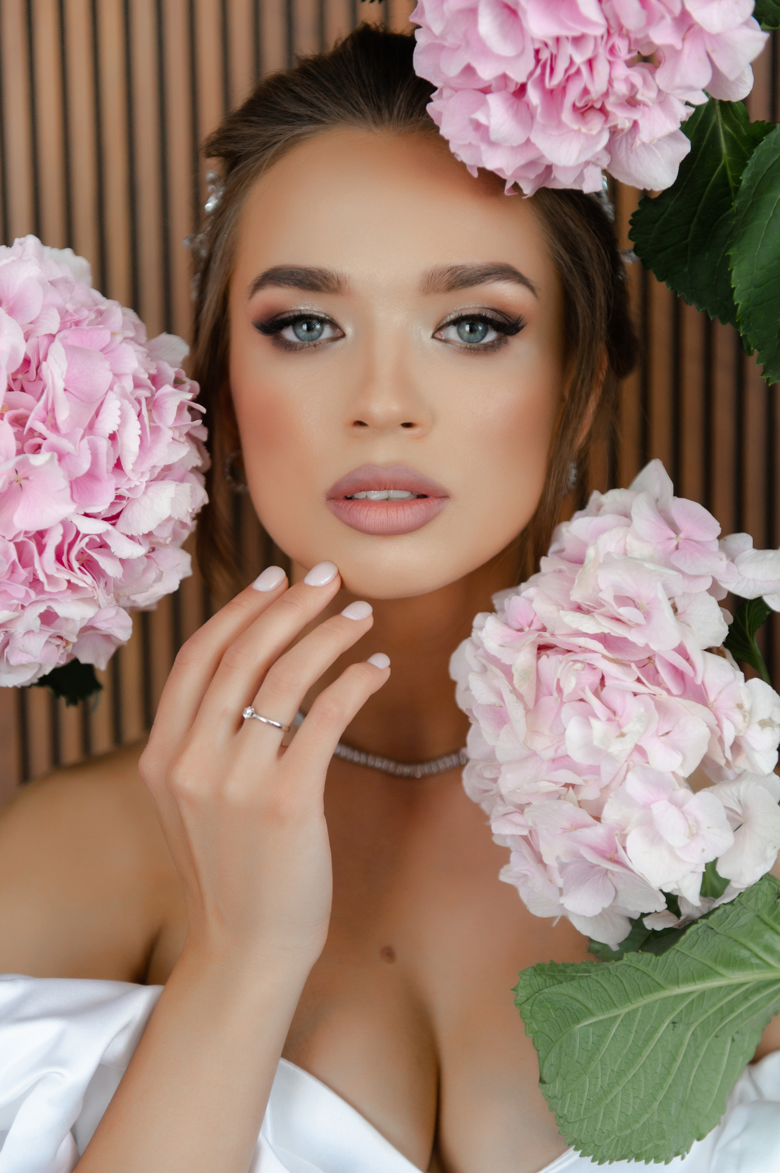 Портрет невесты в цветах