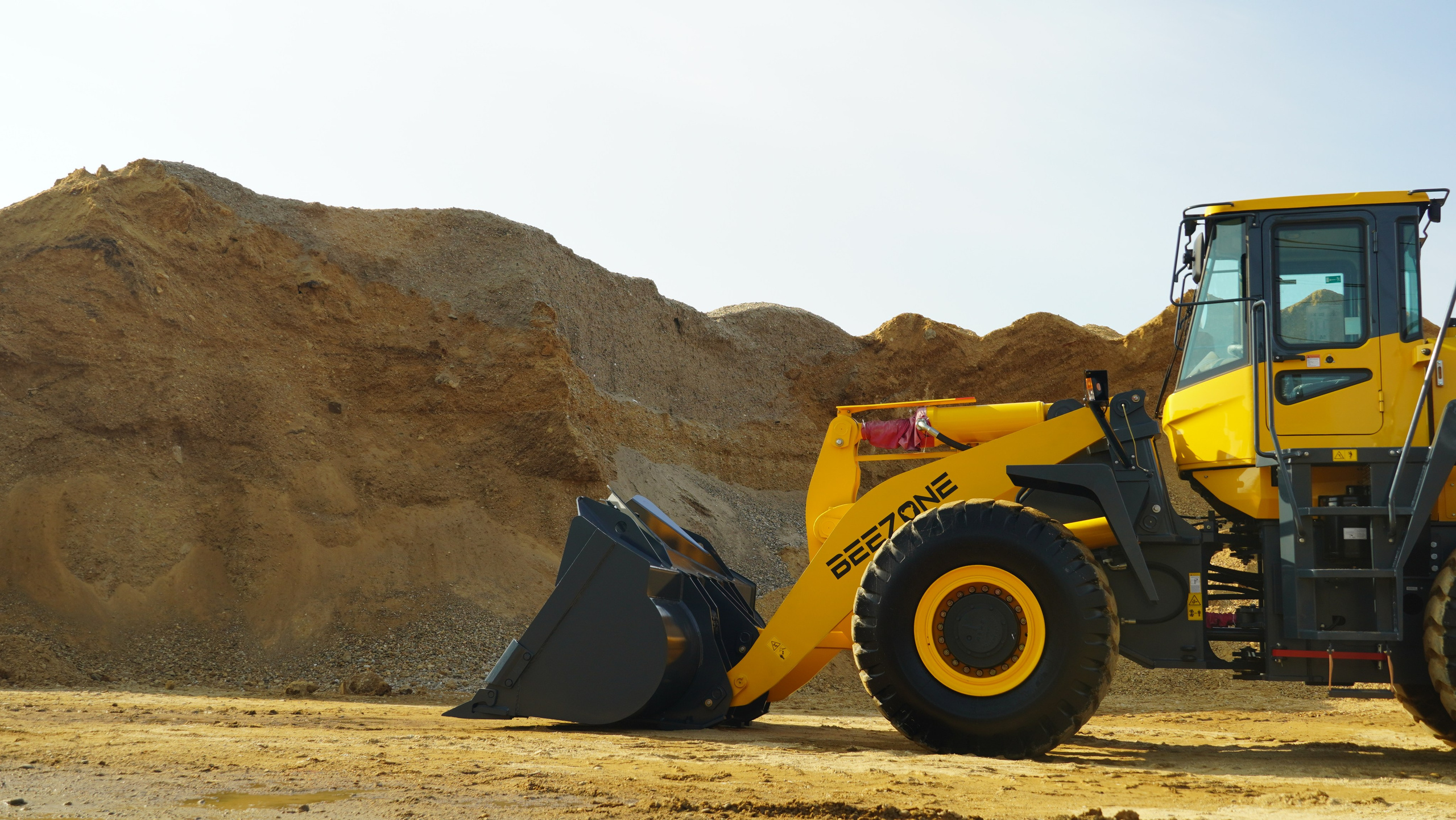 Фото фронт. погр. 966. Продажа и обслуживание грузовой техники и спецтехники в г. Новосибирск компания СТИ