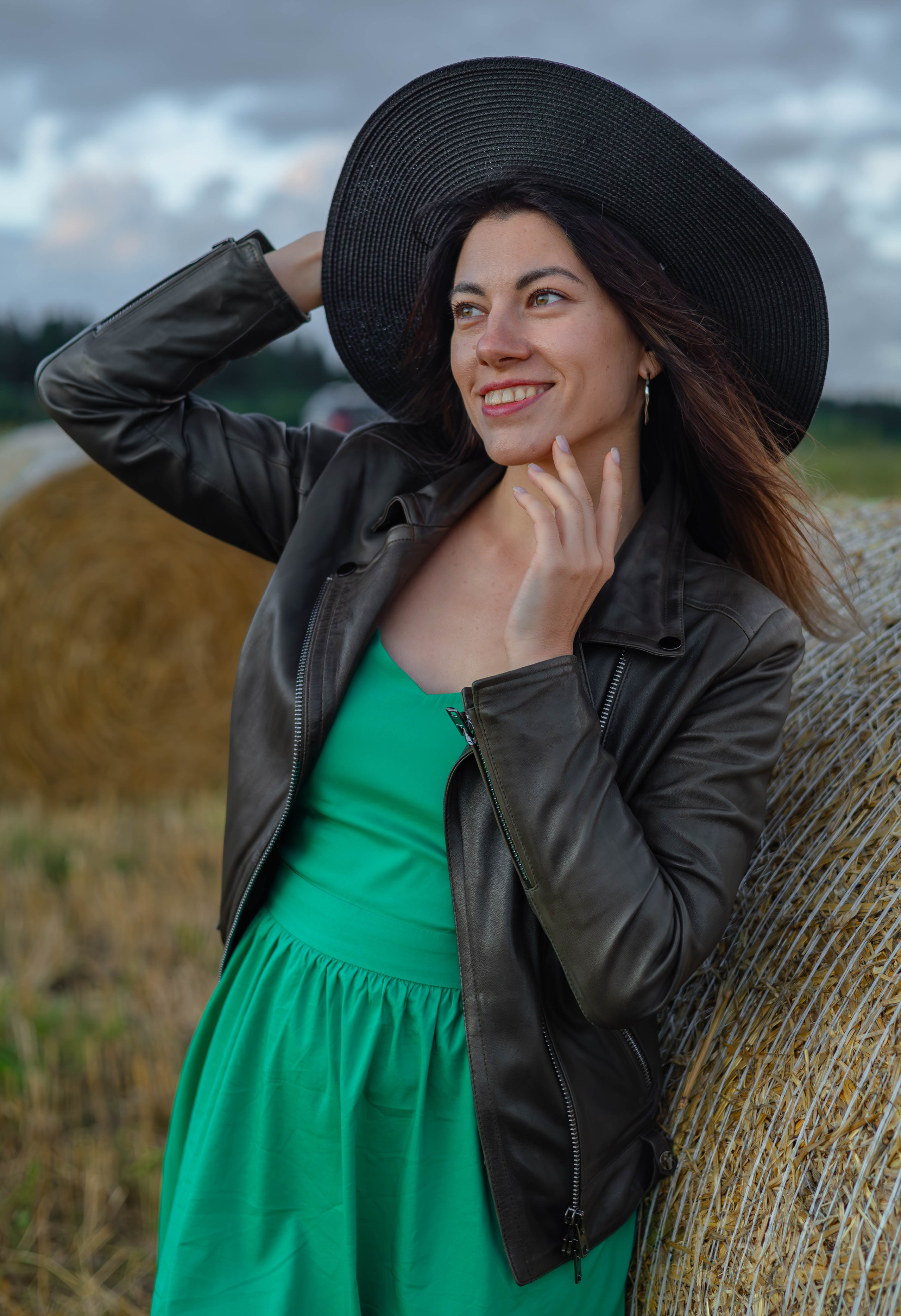 Анастасия. Закат в поле. Портретный фотограф Панферова Регина г. Санкт-Петербург, г. Казань