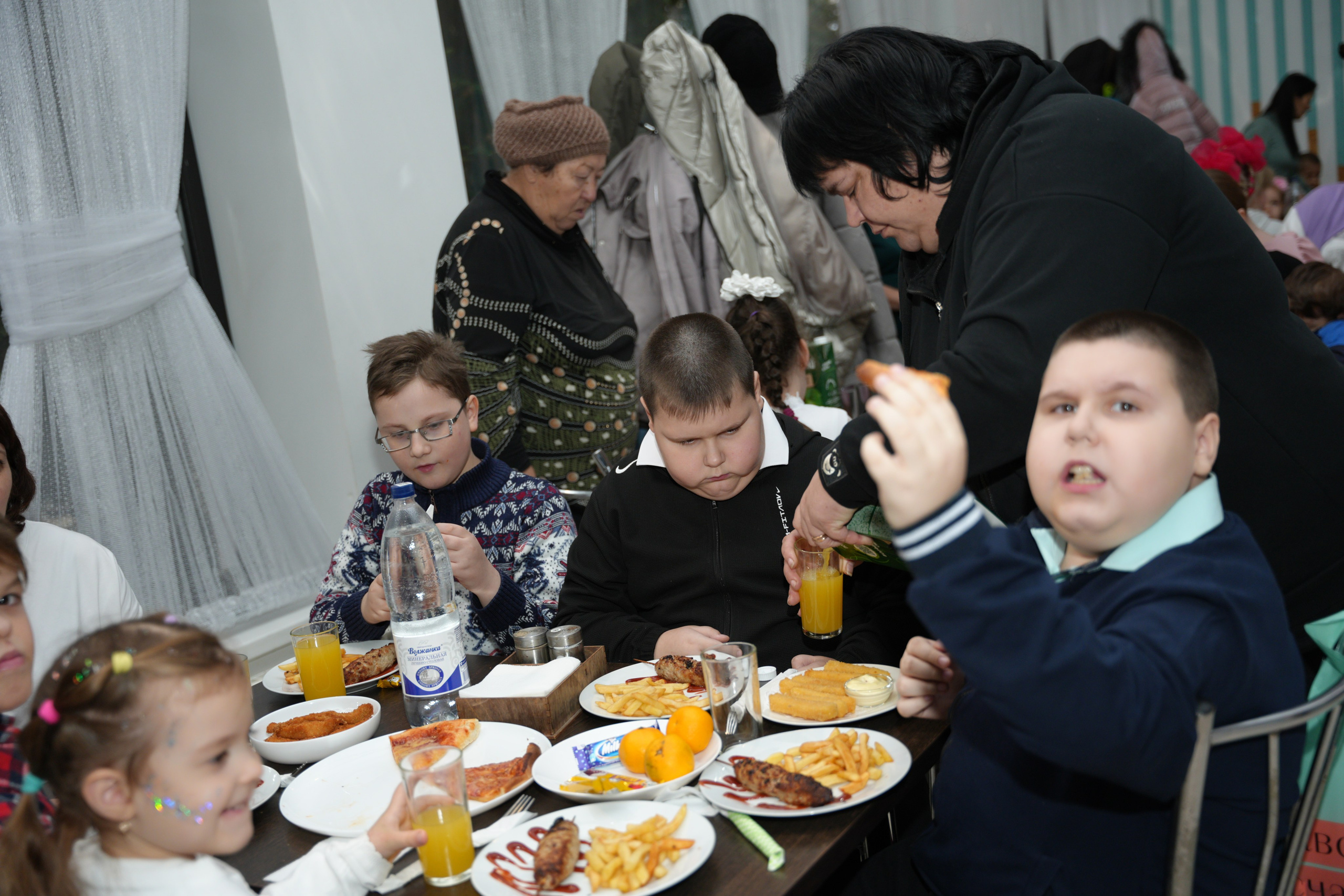 Социально —благотворительная акция «Ты в этом мире не один», посвященная Международному дню инвалидов. ВЫПУСКНЫЕ АЛЬБОМЫ, Школьный фотограф, семейный и свадебный в Саратове и области Ольга Плаксина