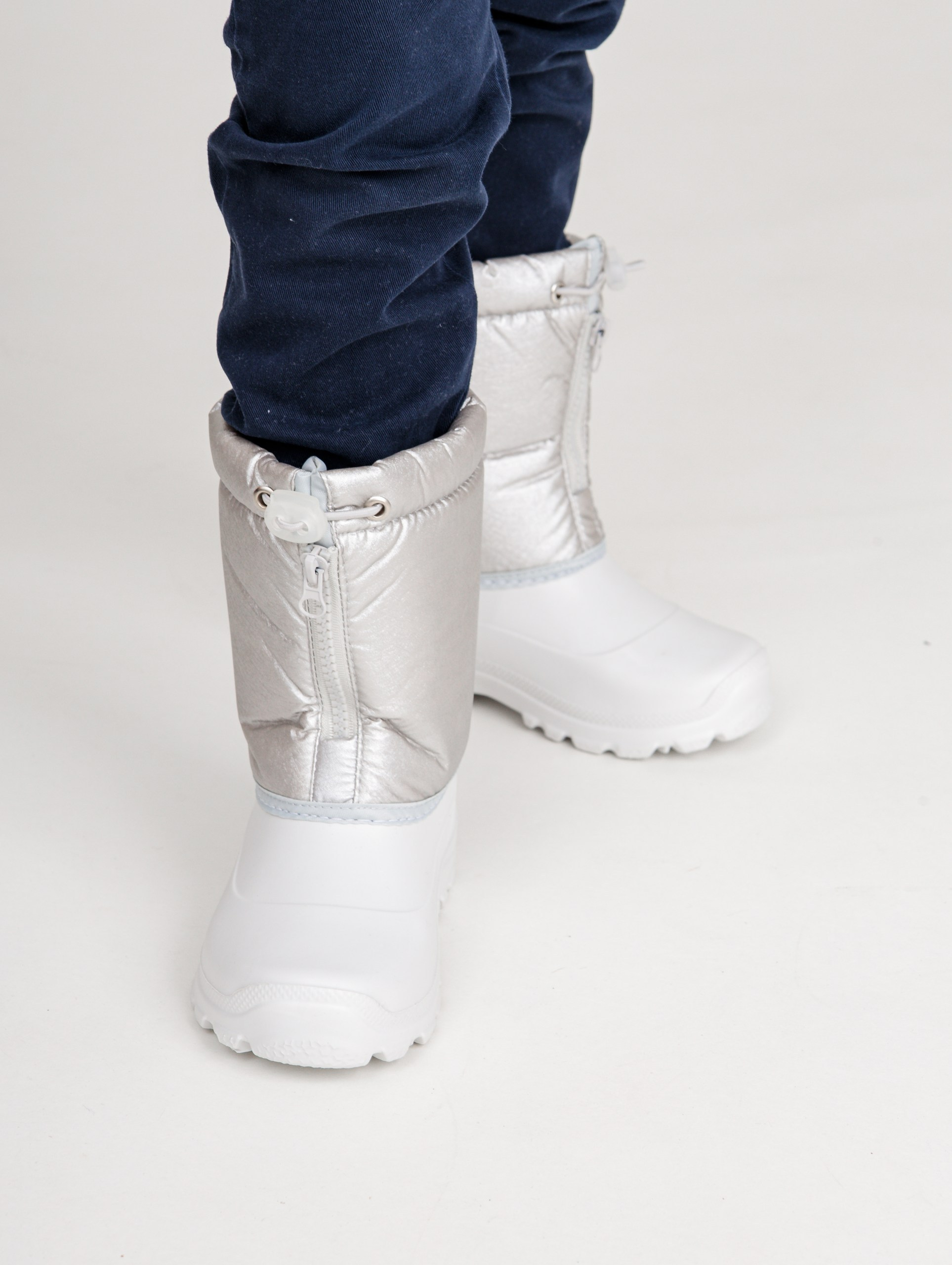 Предметная съемка и продакшн видео обуви для каталога, сайта, маркетплейсов. Студия коммерческой съемки ХВОЯ