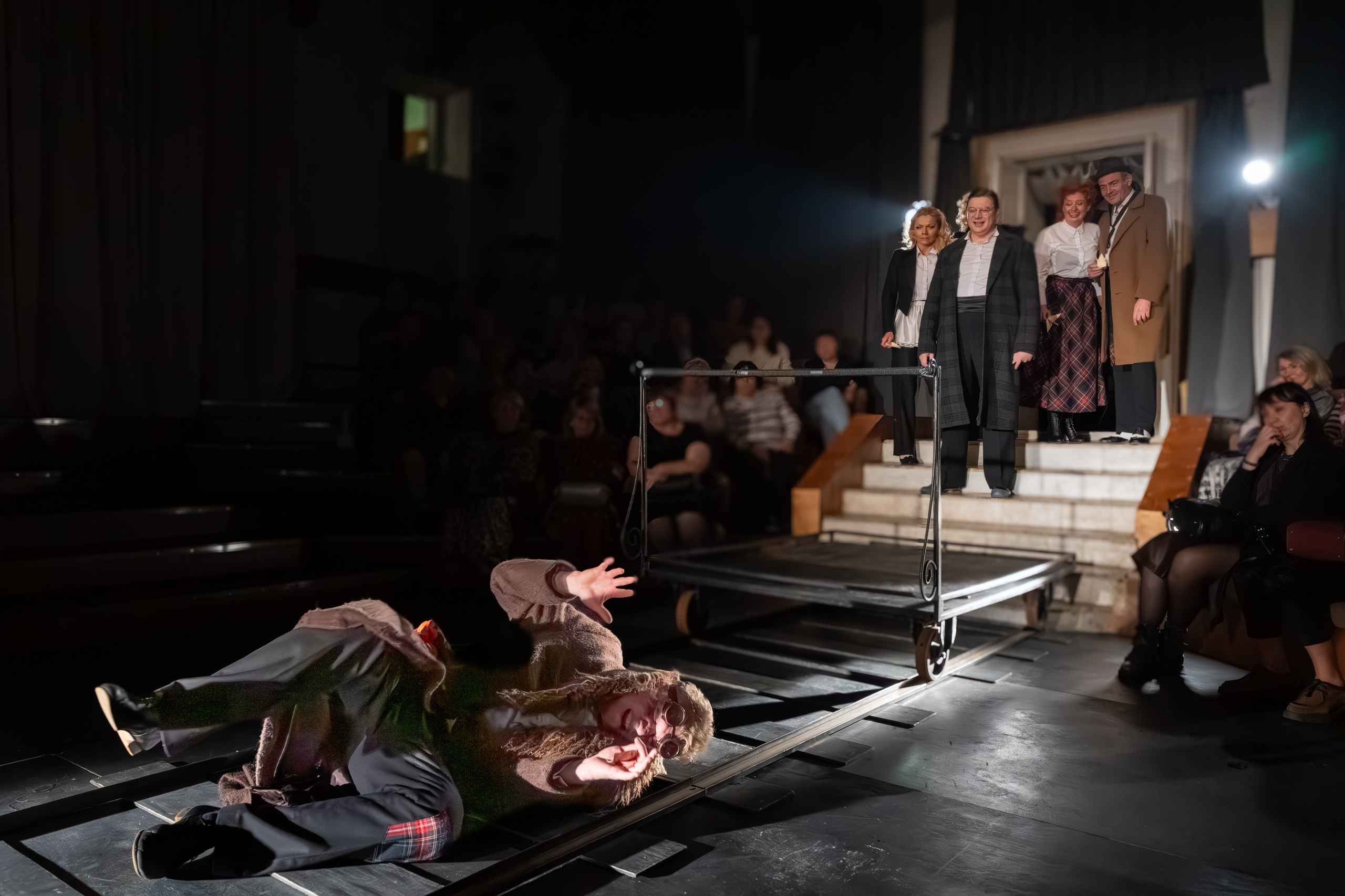 Театр Сфера: Гнездо перелётных птиц (100-й спекталь). Сайт фотографа Сергея Абрамова