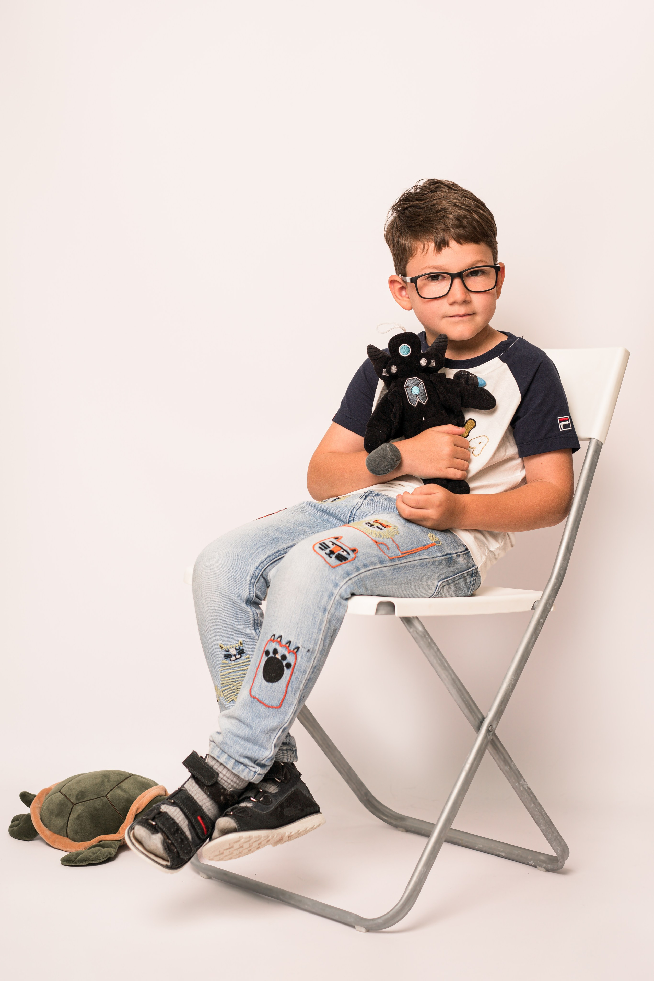 Детский сад, портреты белый фон. Фотограф Шунова Саша