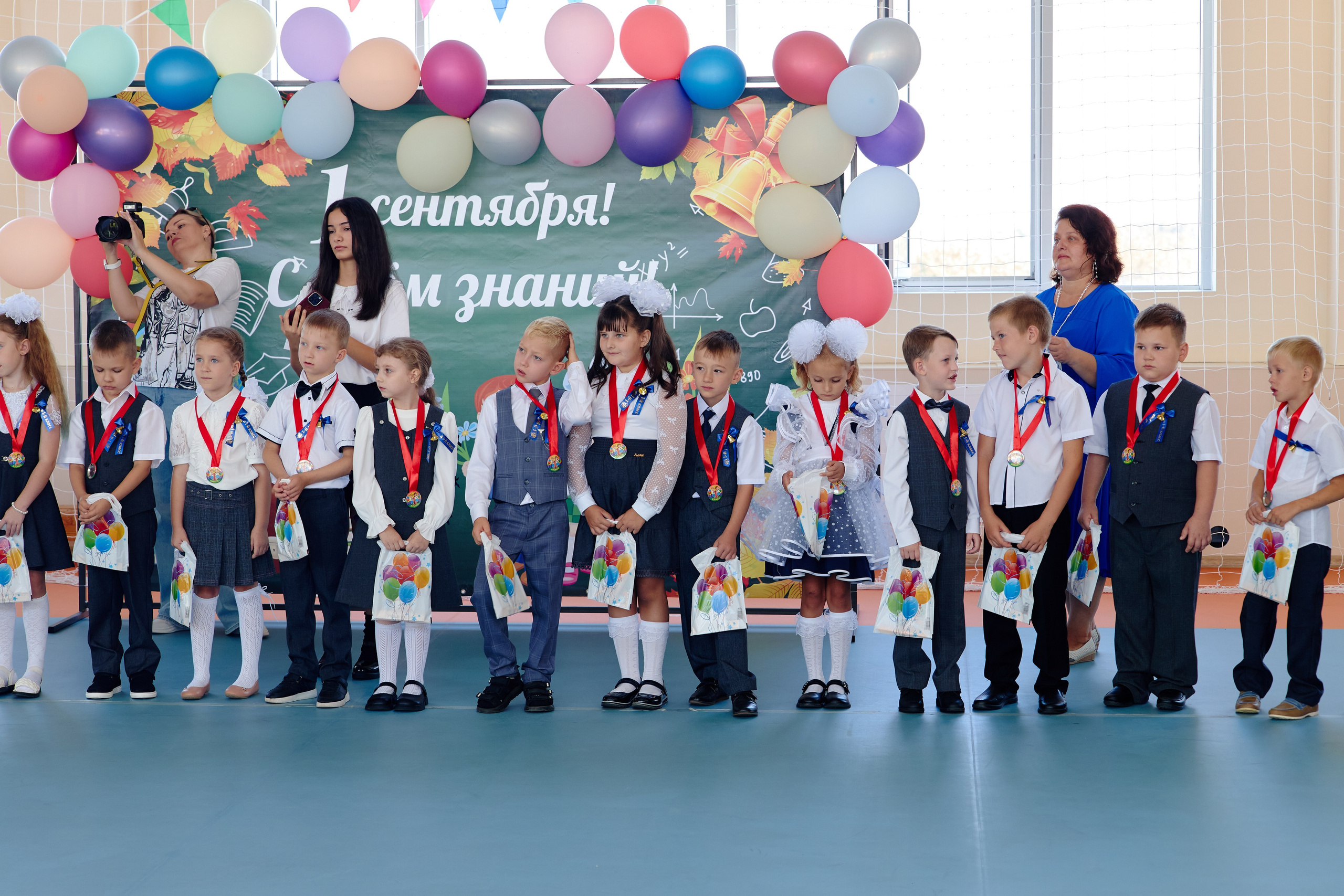 Съемка на 1 сентября. Фотограф Выпускные альбомы Таганрог Сергей Коробченко