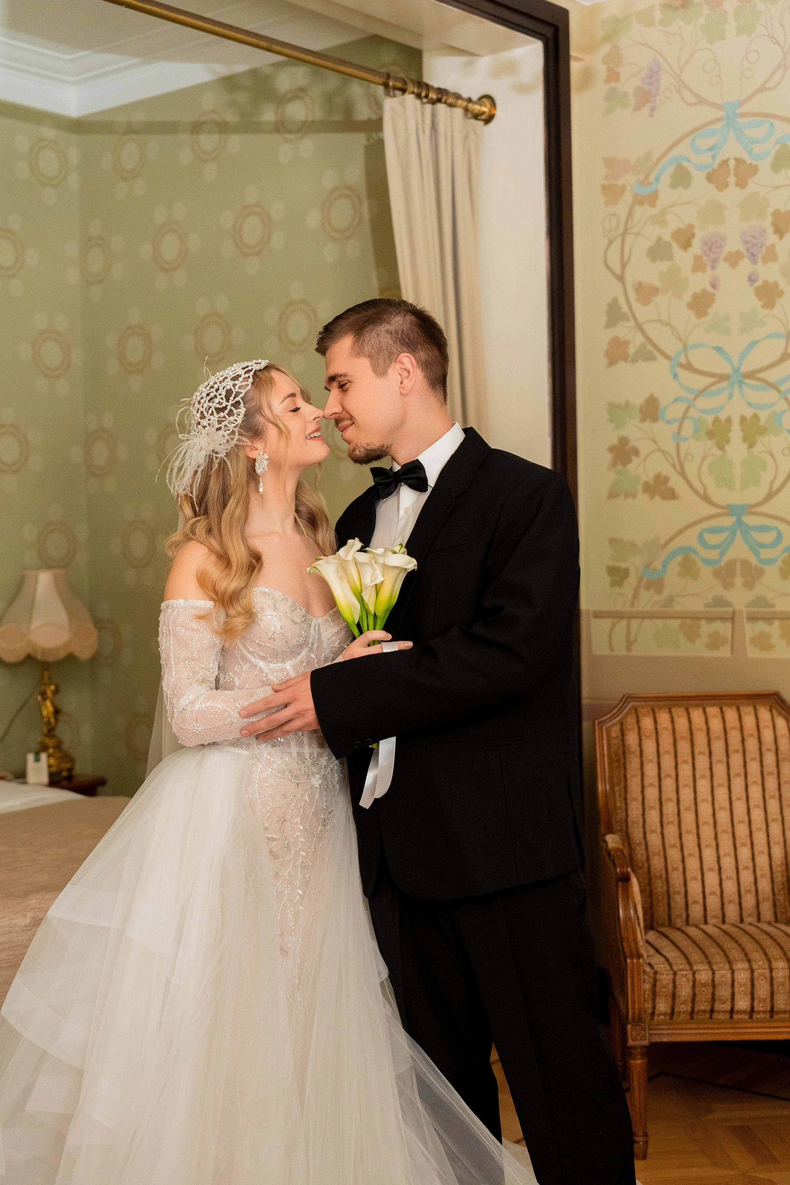 Свадебная фотосессия в отеле Метрополь. Свадебный фотограф в Москве Анна Полушина